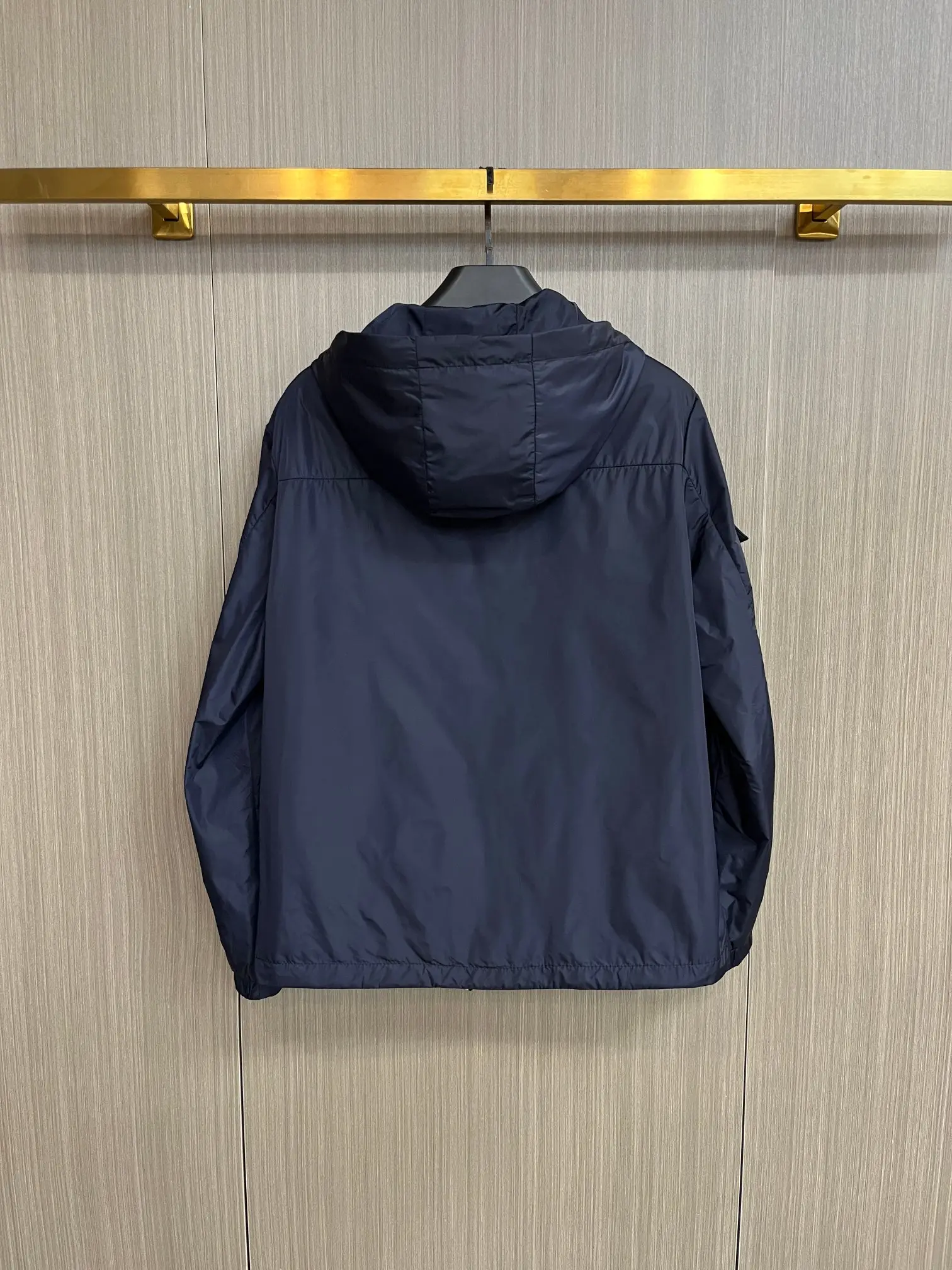 Logo-Patch Hooded Shell Jacket D38014291 — view 2