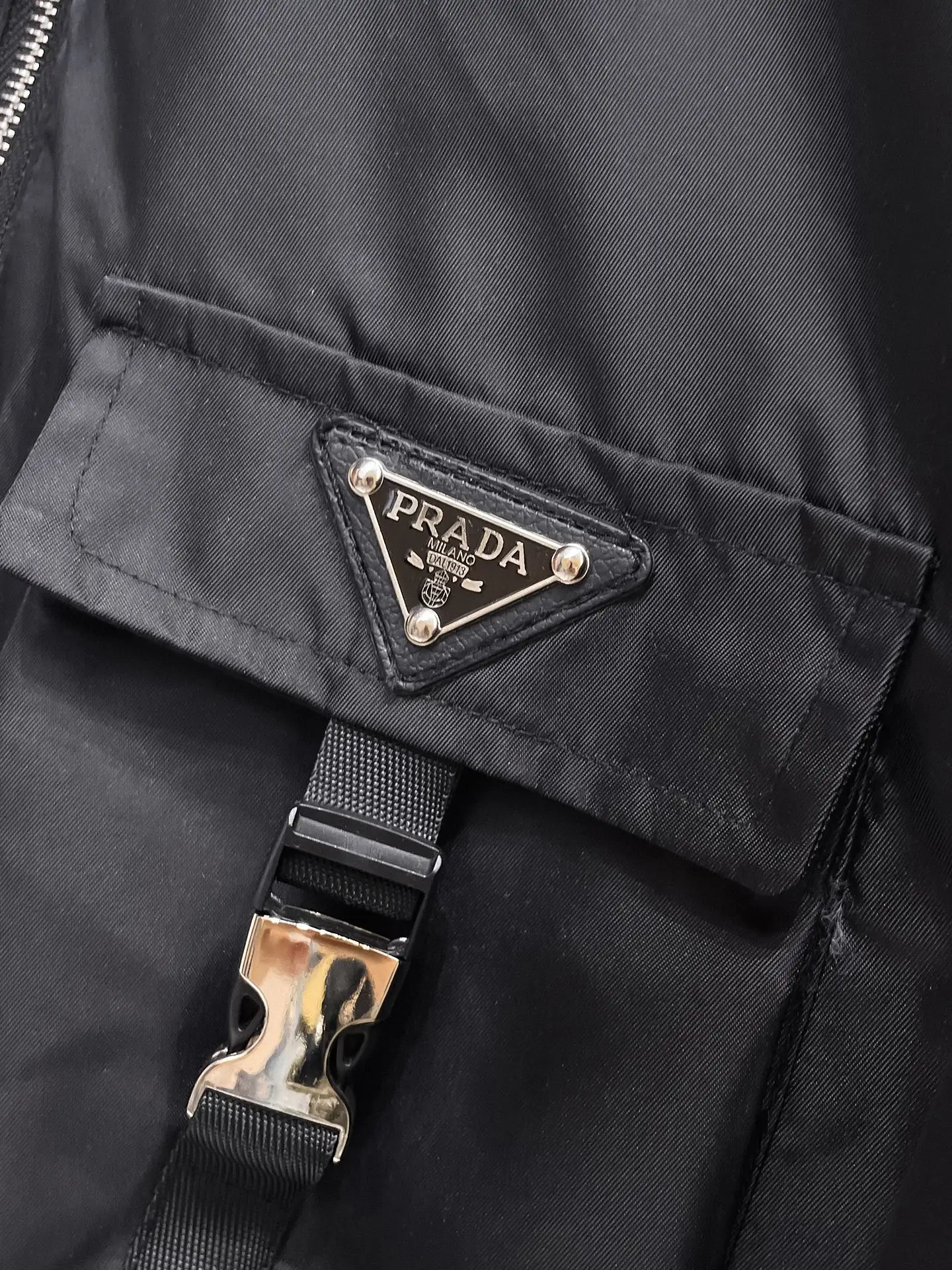 Logo-Appliquéd Shell Bomber Jacket D38014466 — view 7