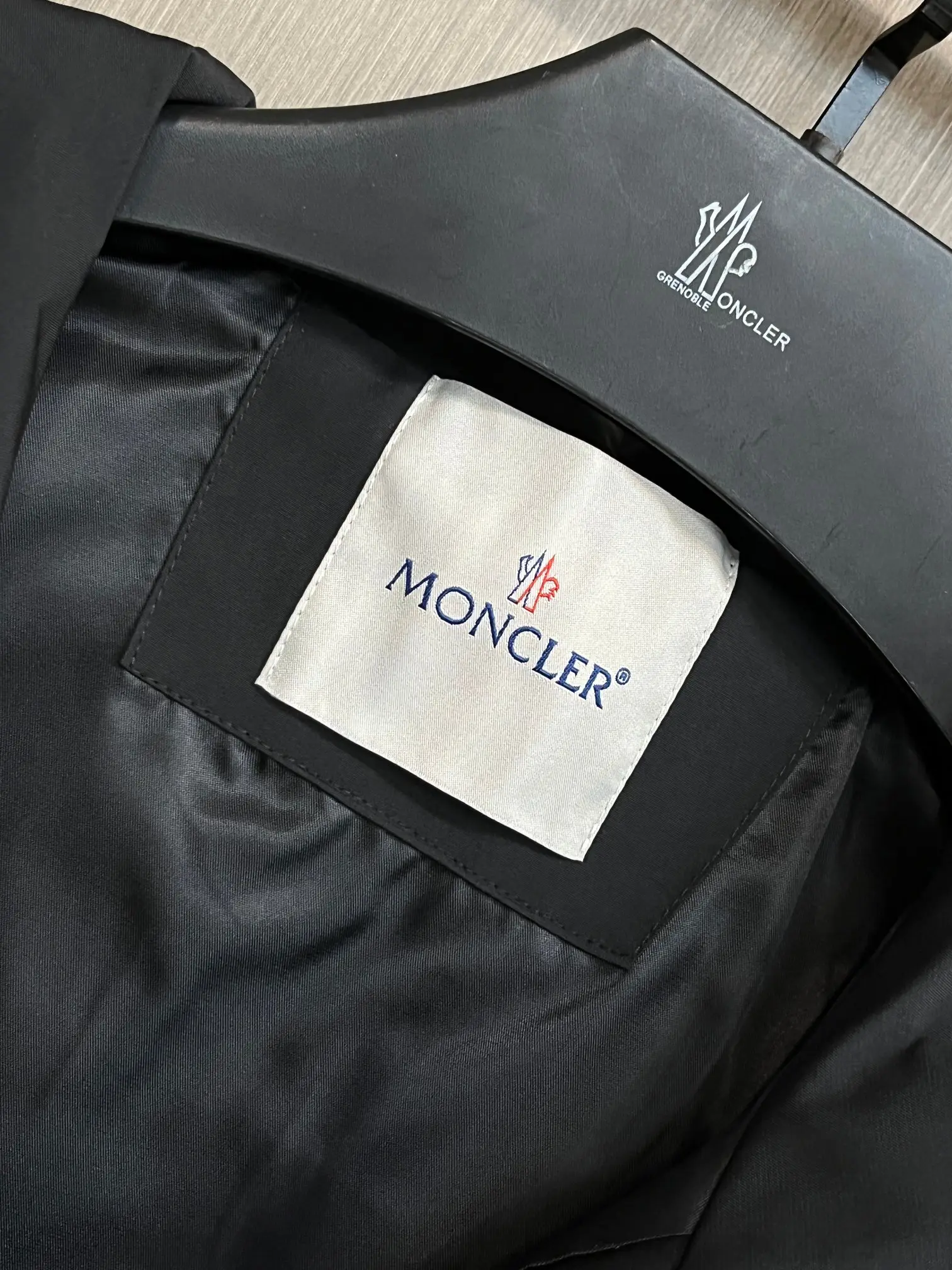 Hooded Shell Jacket with Logo Detail D38014402 — view 5