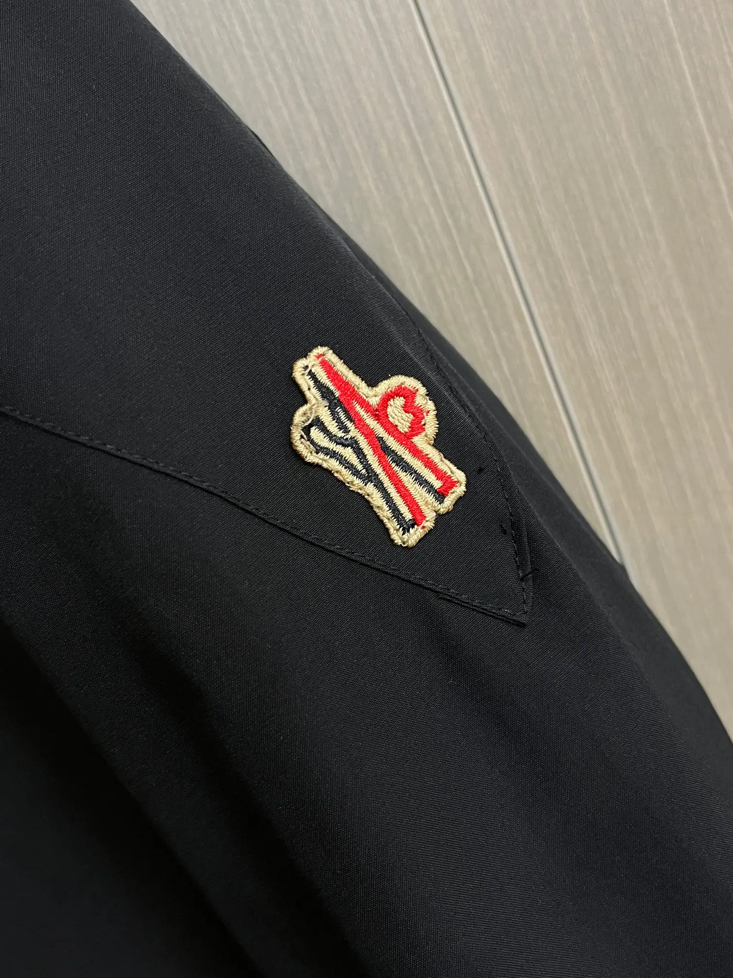 Hooded Shell Jacket with Logo Detail D38014402 — view 7