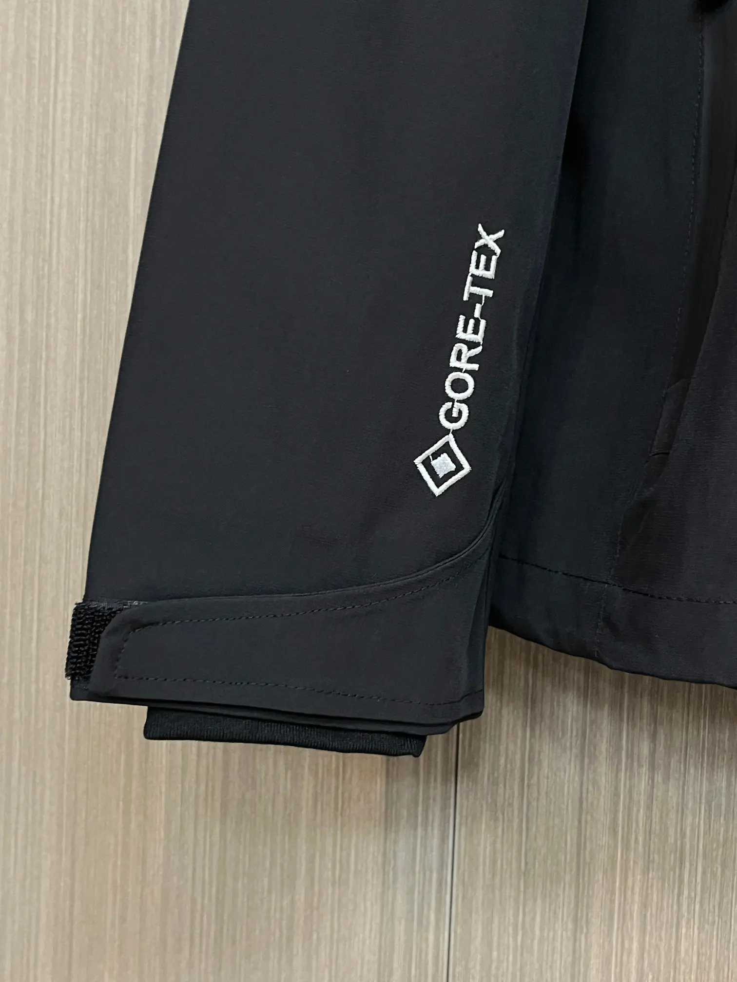 Hooded Shell Jacket with Logo Detail D38014402 — view 9