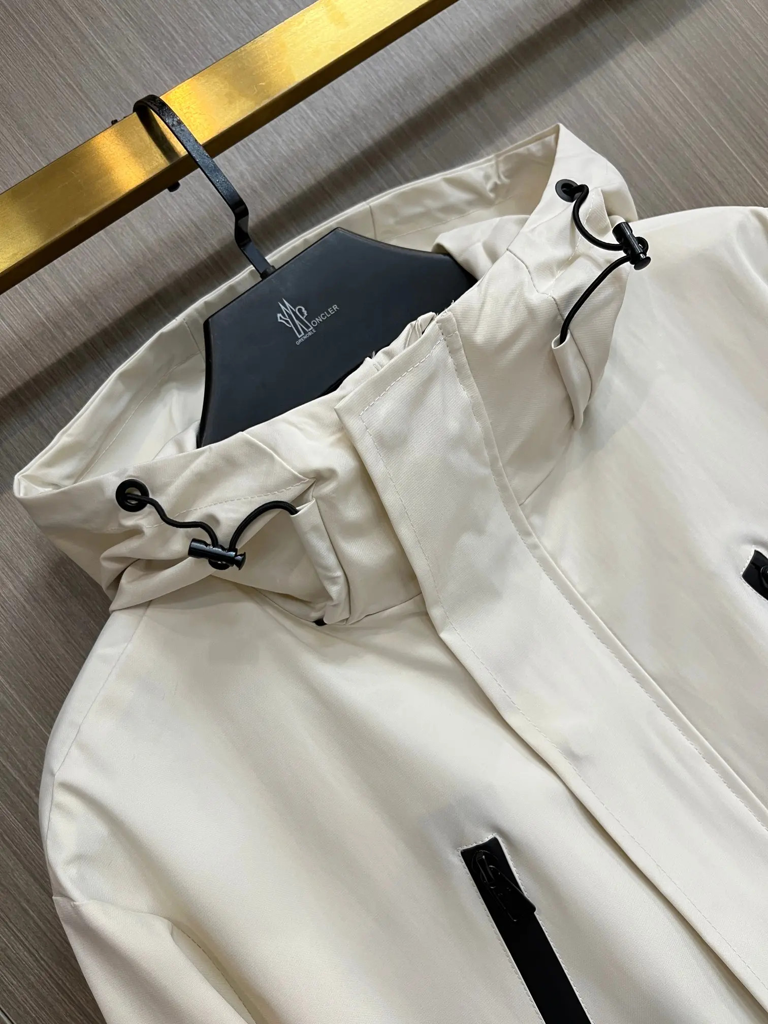 Hooded Technical Shell Jacket D38014378 — view 3