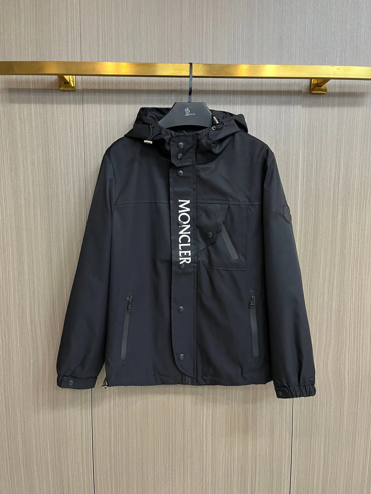Logo-Print Hooded Shell Jacket D38014375