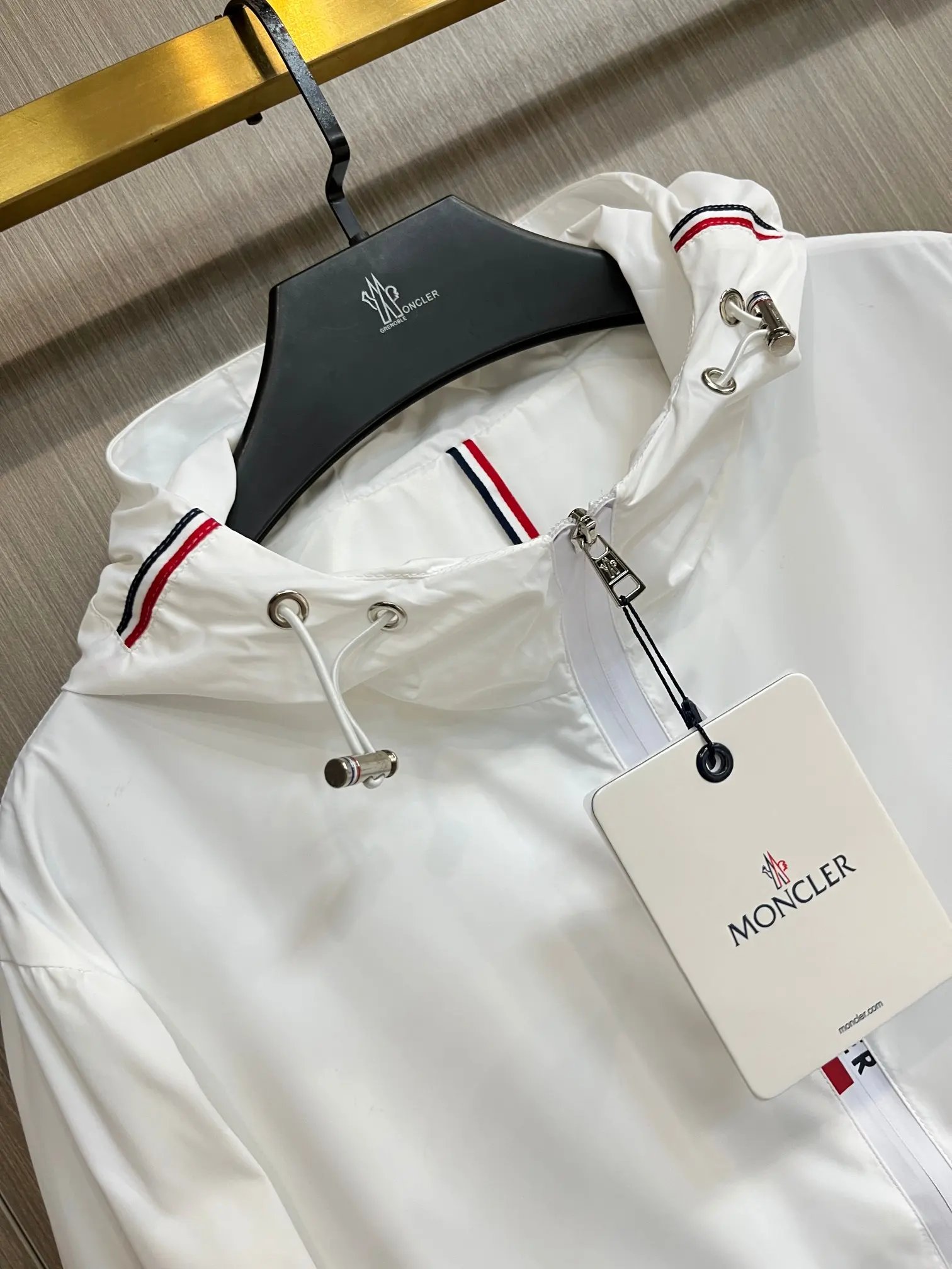 Hooded Lightweight Shell Jacket D38014390 — view 3