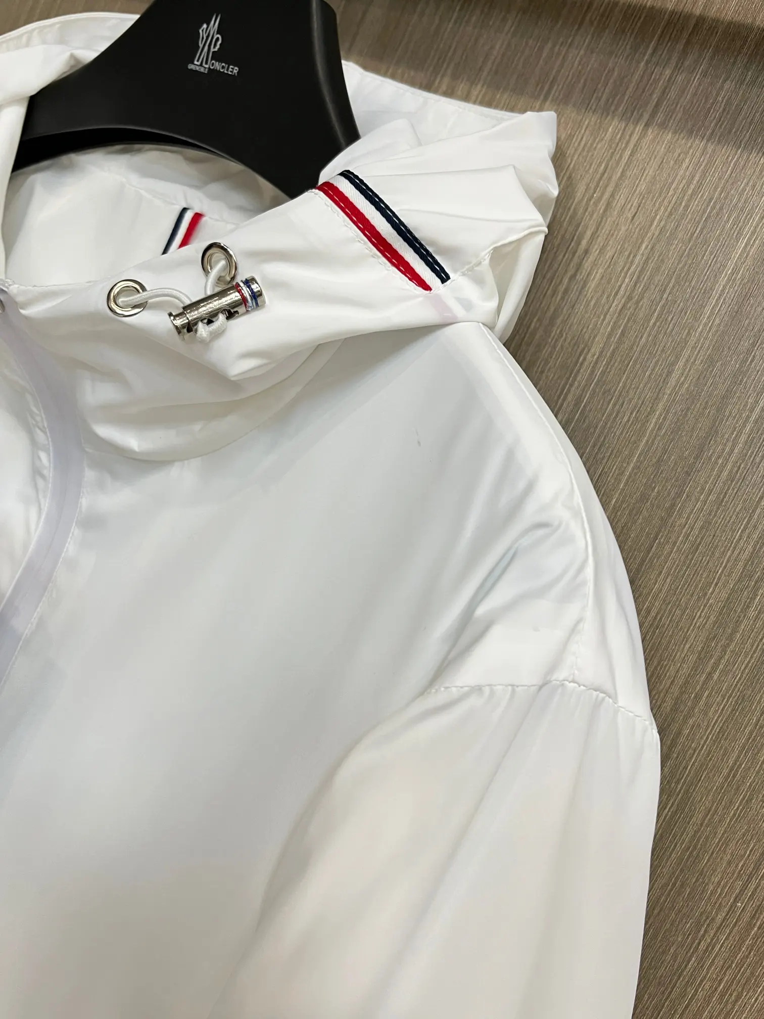 Hooded Lightweight Shell Jacket D38014390 — view 5