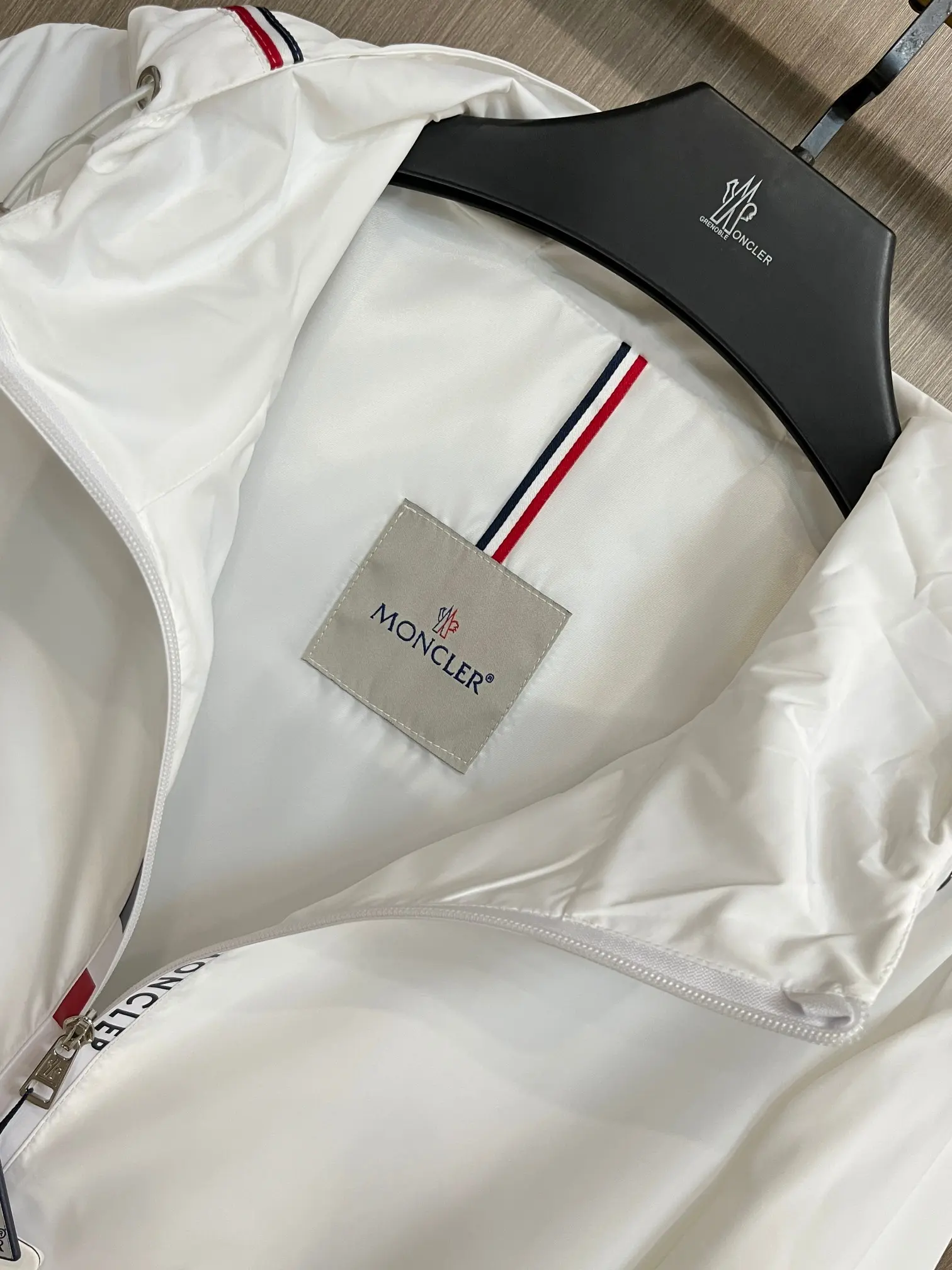 Hooded Lightweight Shell Jacket D38014390 — view 6