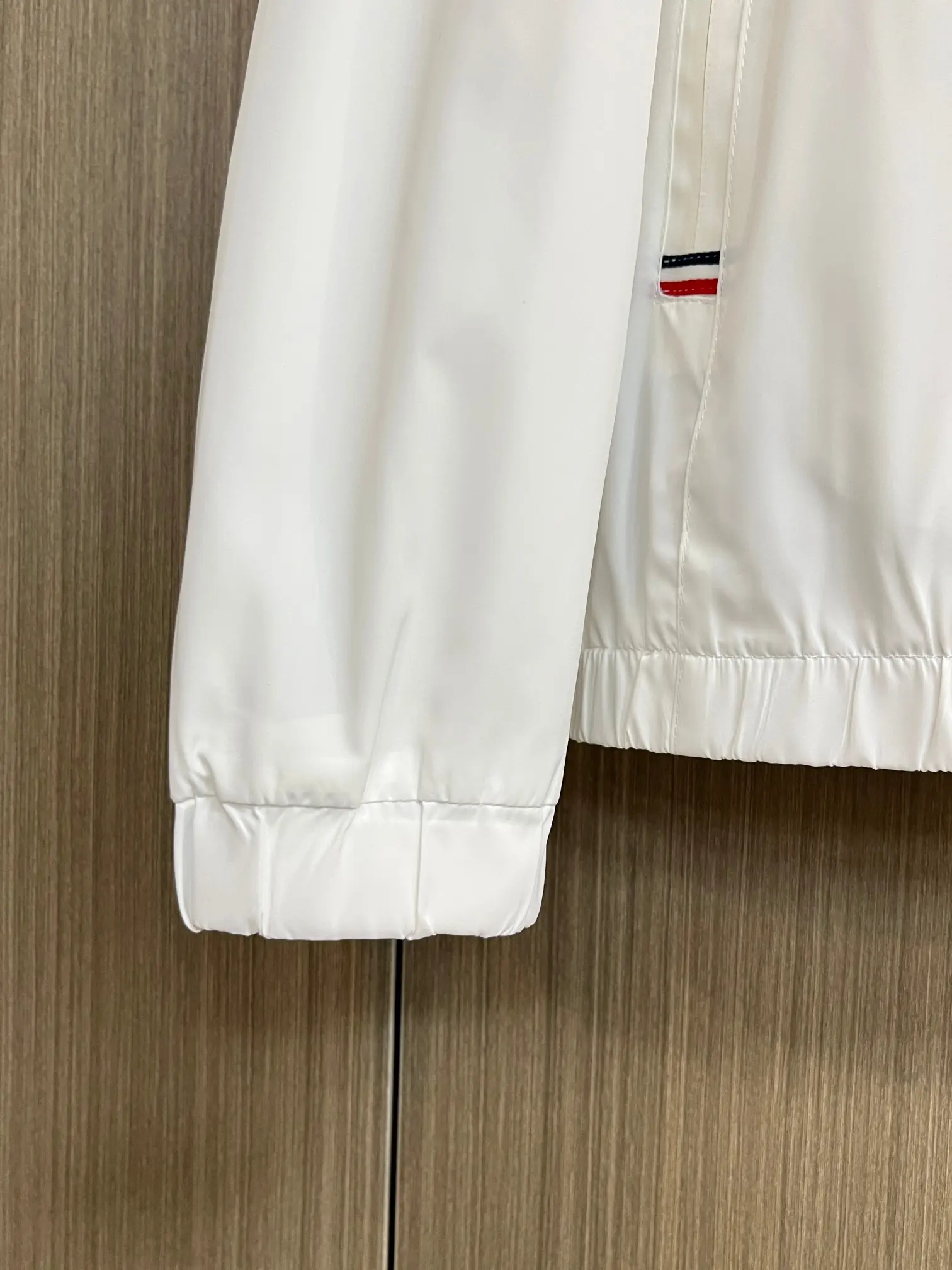 Hooded Lightweight Shell Jacket D38014390 — view 7