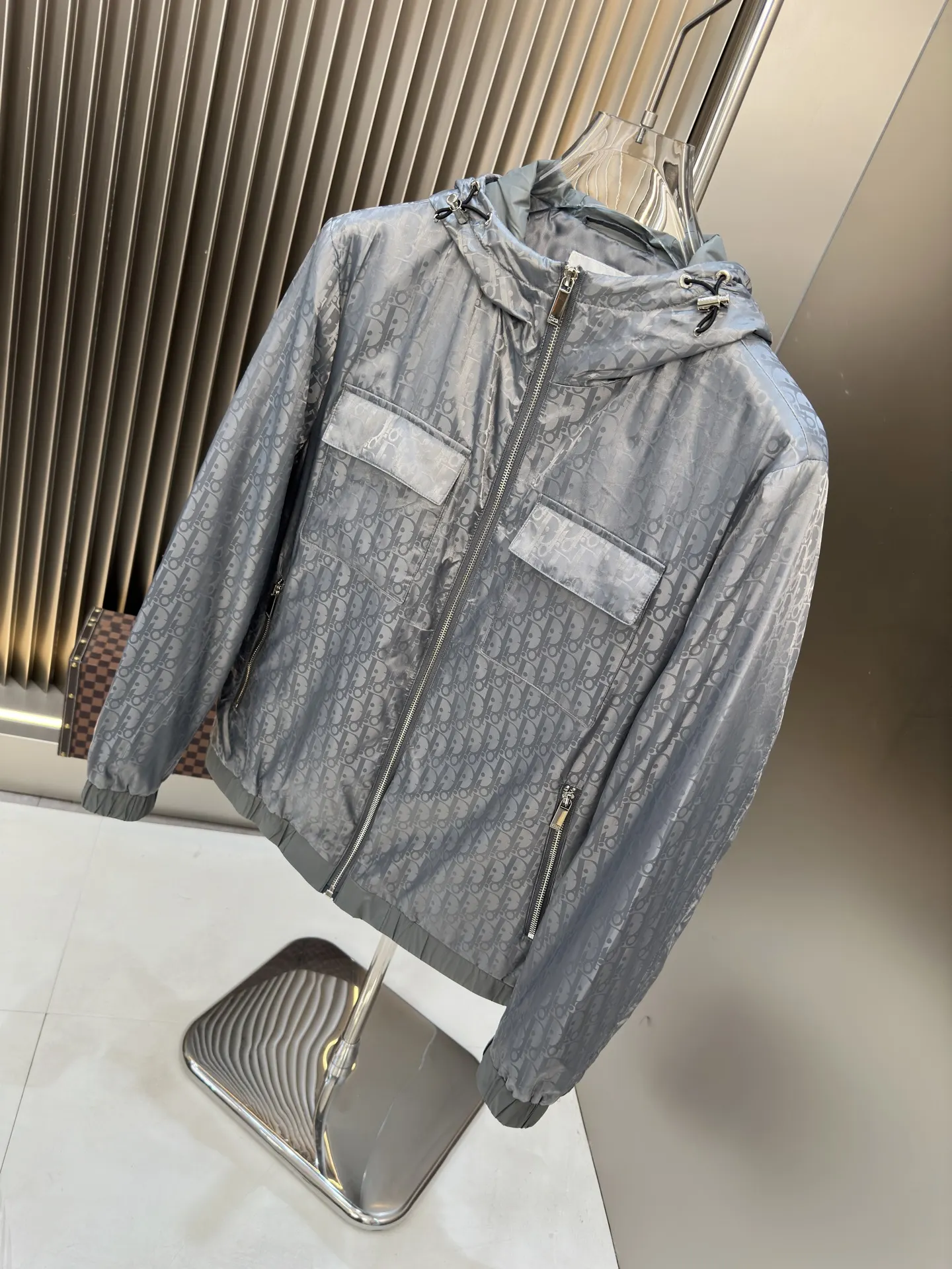 Oblique Reversible Hooded Jacket D38014452 — view 8