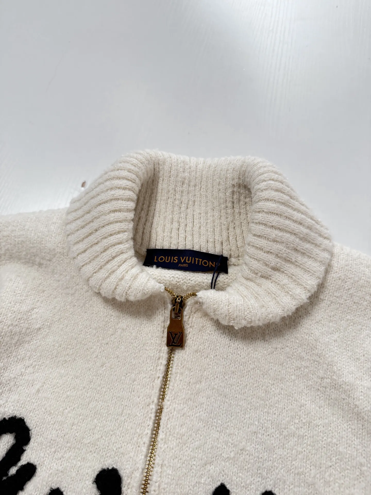 Logo Embroidery Bouclé Knit Zip-Up Cardigan D38020736 — view 7