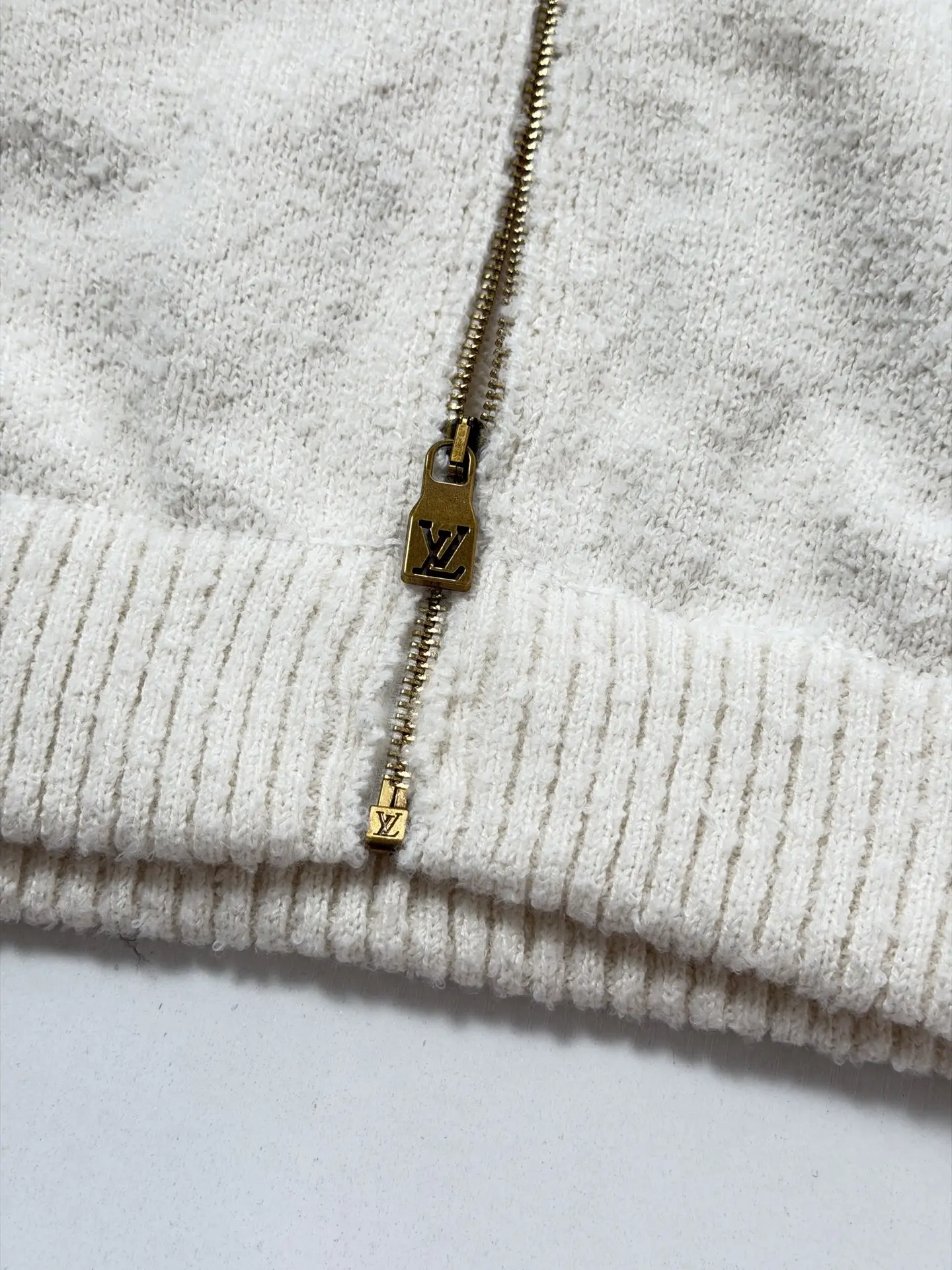 Logo Embroidery Bouclé Knit Zip-Up Cardigan D38020736 — view 9
