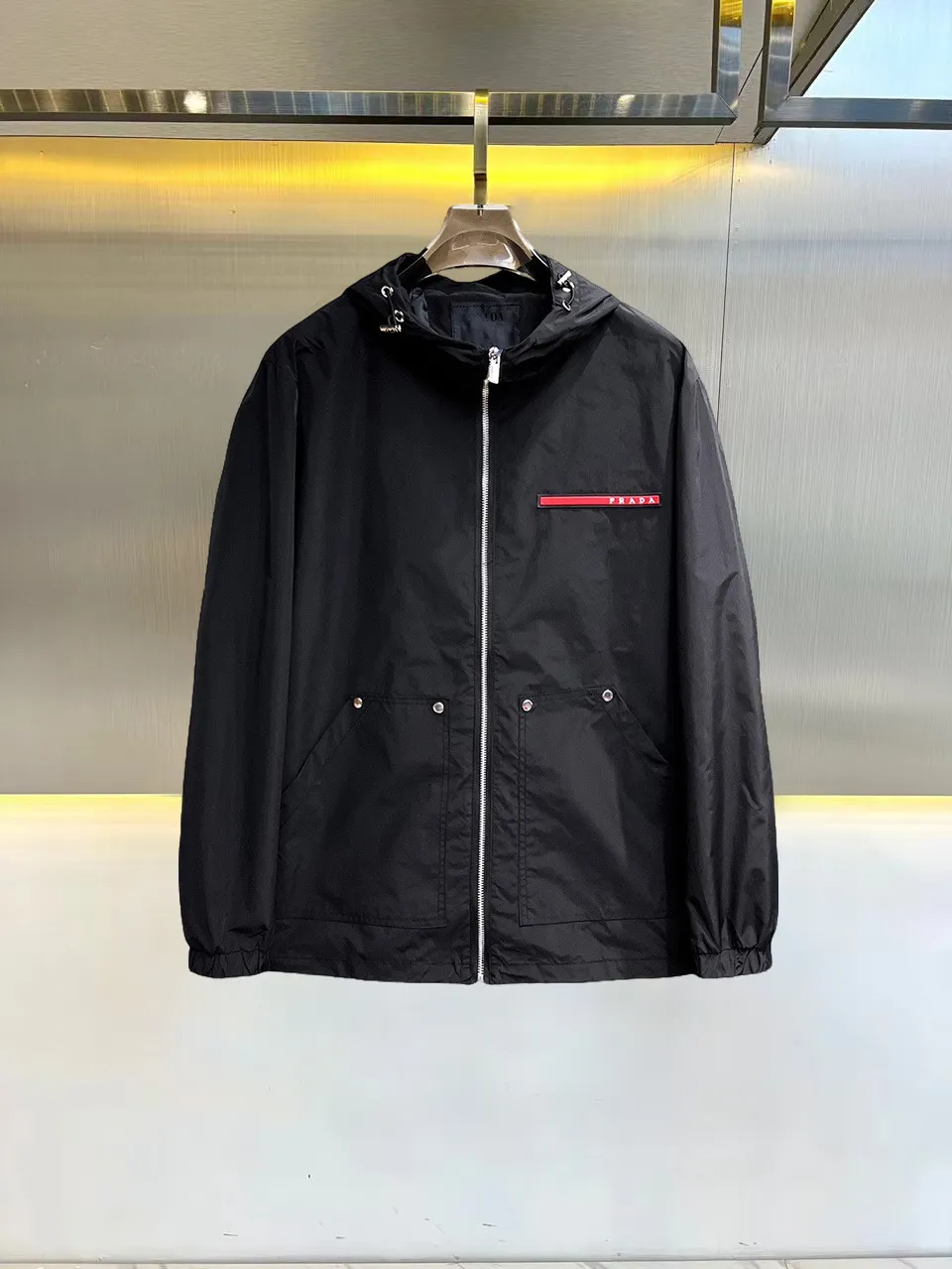 Logo-Patch Hooded Shell Jacket D39014686