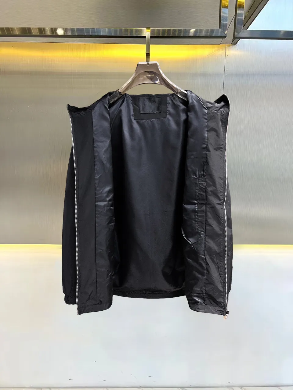 Logo-Patch Hooded Shell Jacket D39014686 — view 3