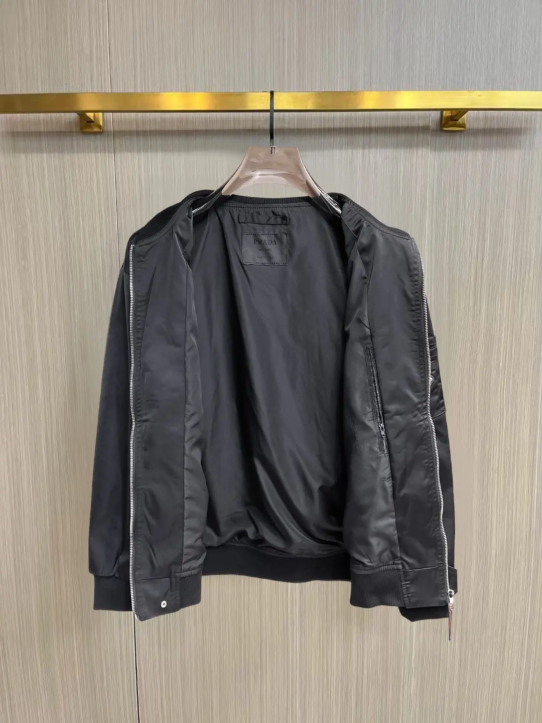 Logo-Appliquéd Re-Nylon Bomber Jacket D39014456 — view 3