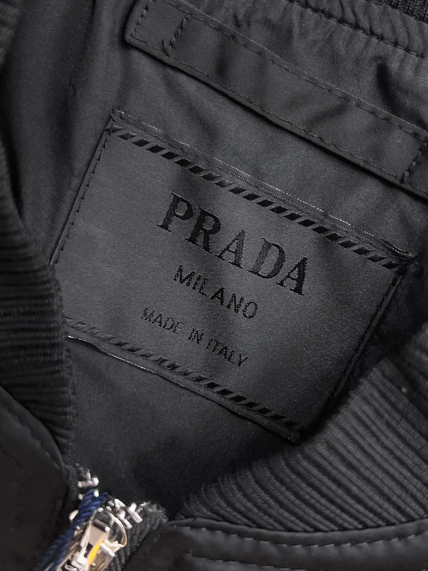 Logo-Appliquéd Re-Nylon Bomber Jacket D39014456 — view 5