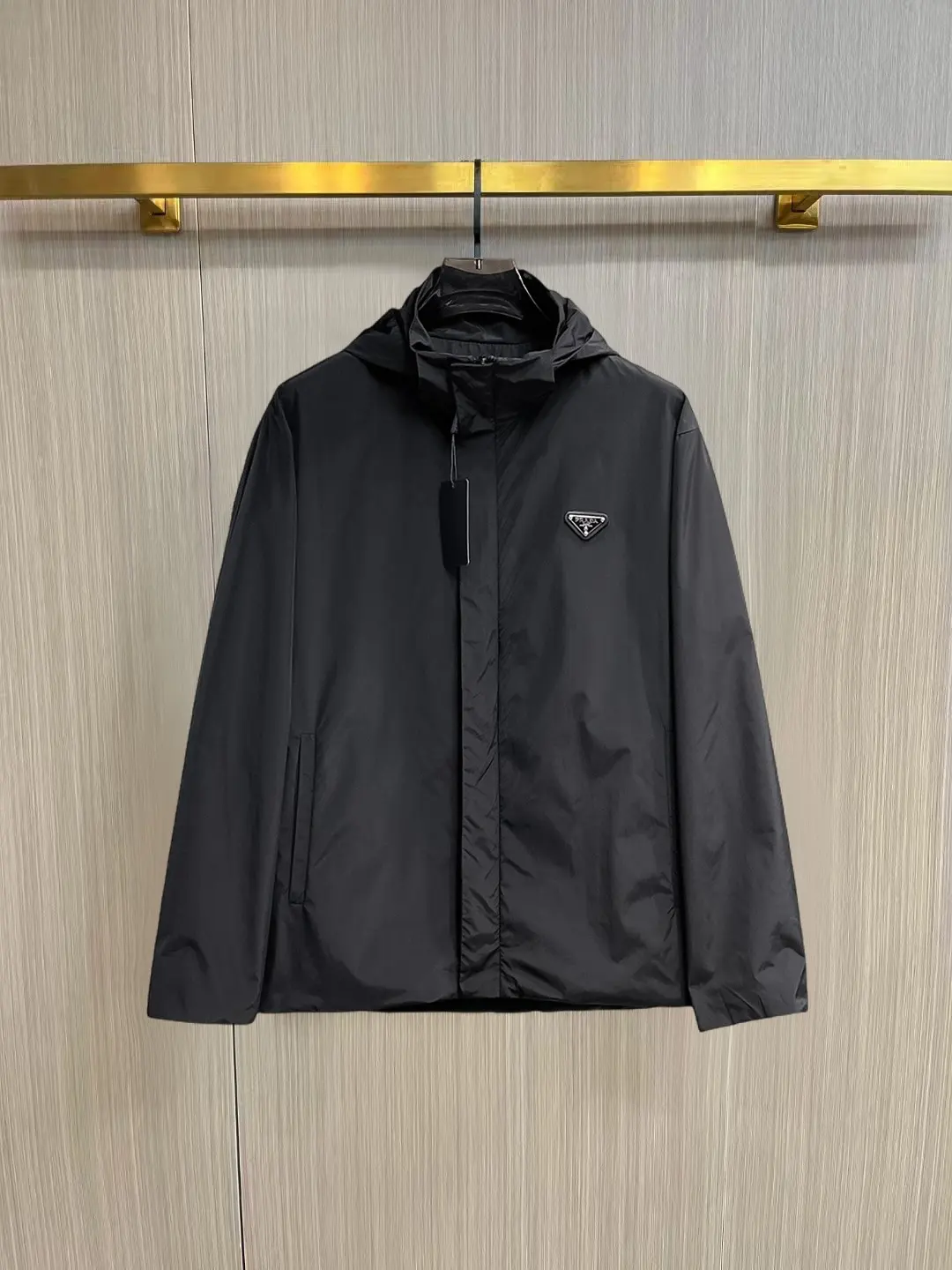 Logo-Appliquéd Hooded Shell Jacket D39014460