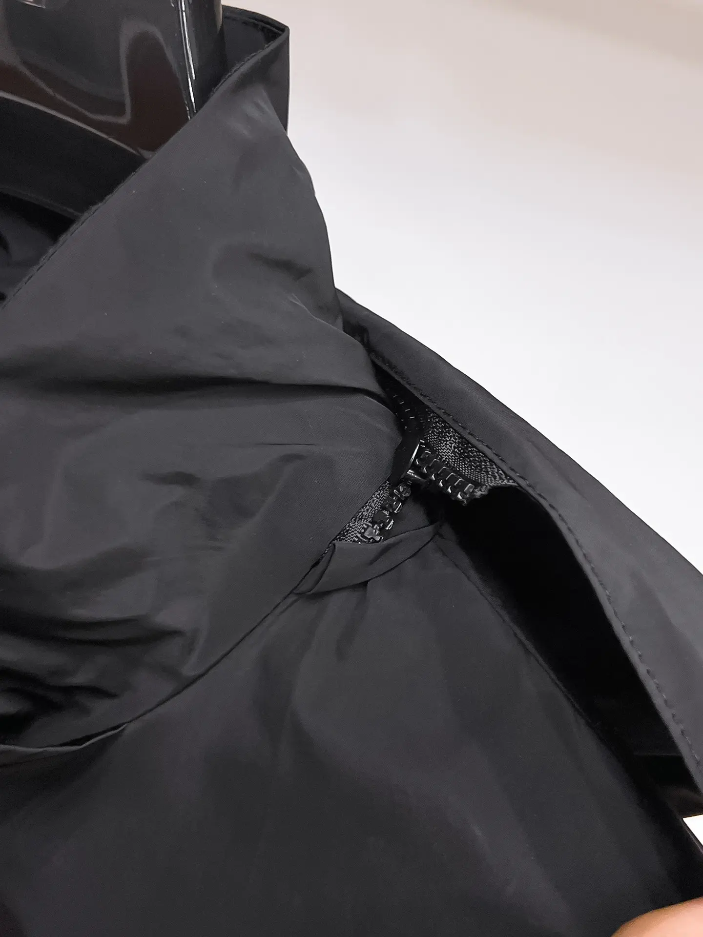 Logo-Appliquéd Hooded Shell Jacket D39014460 — view 7