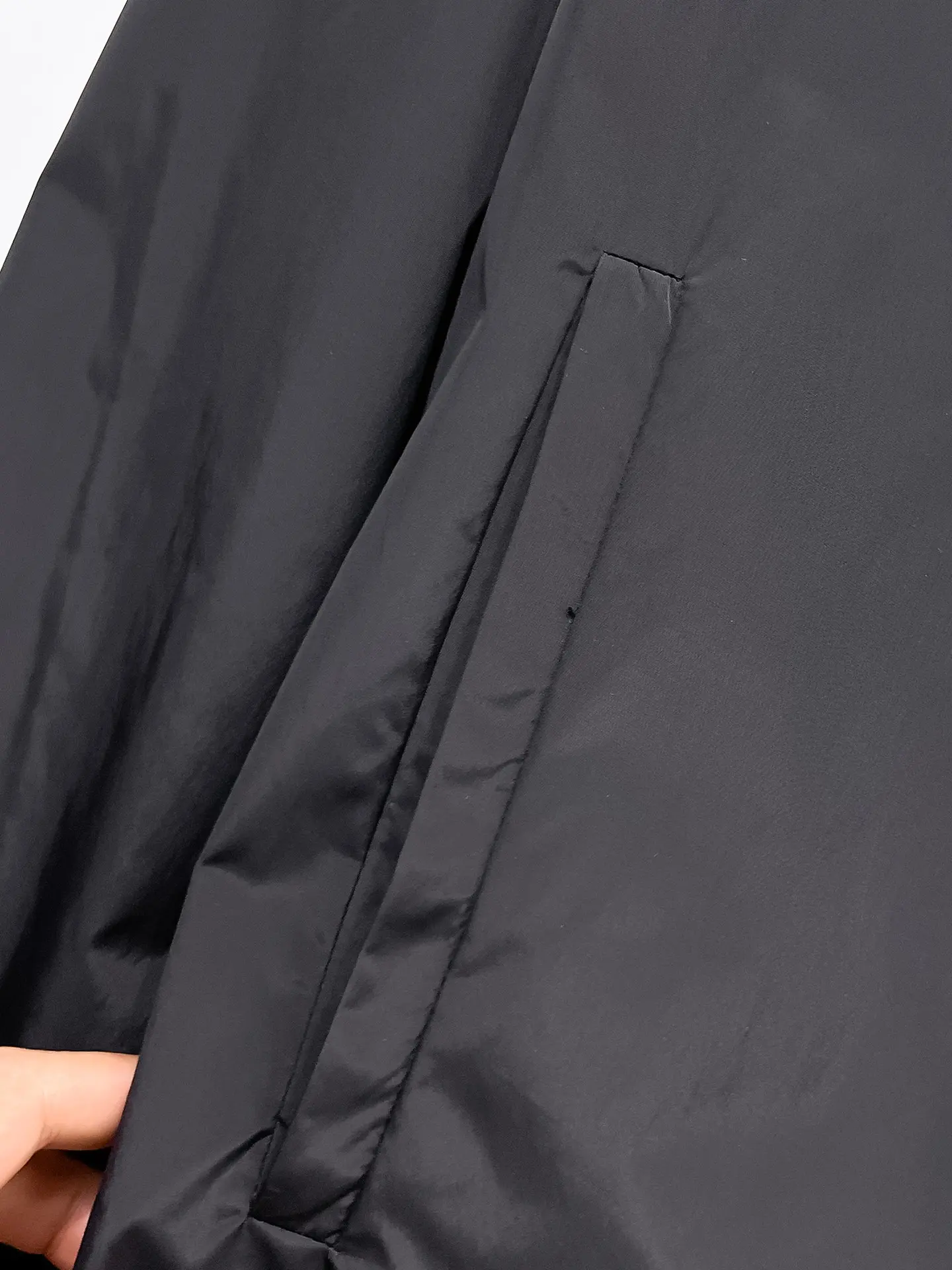 Logo-Appliquéd Hooded Shell Jacket D39014460 — view 10