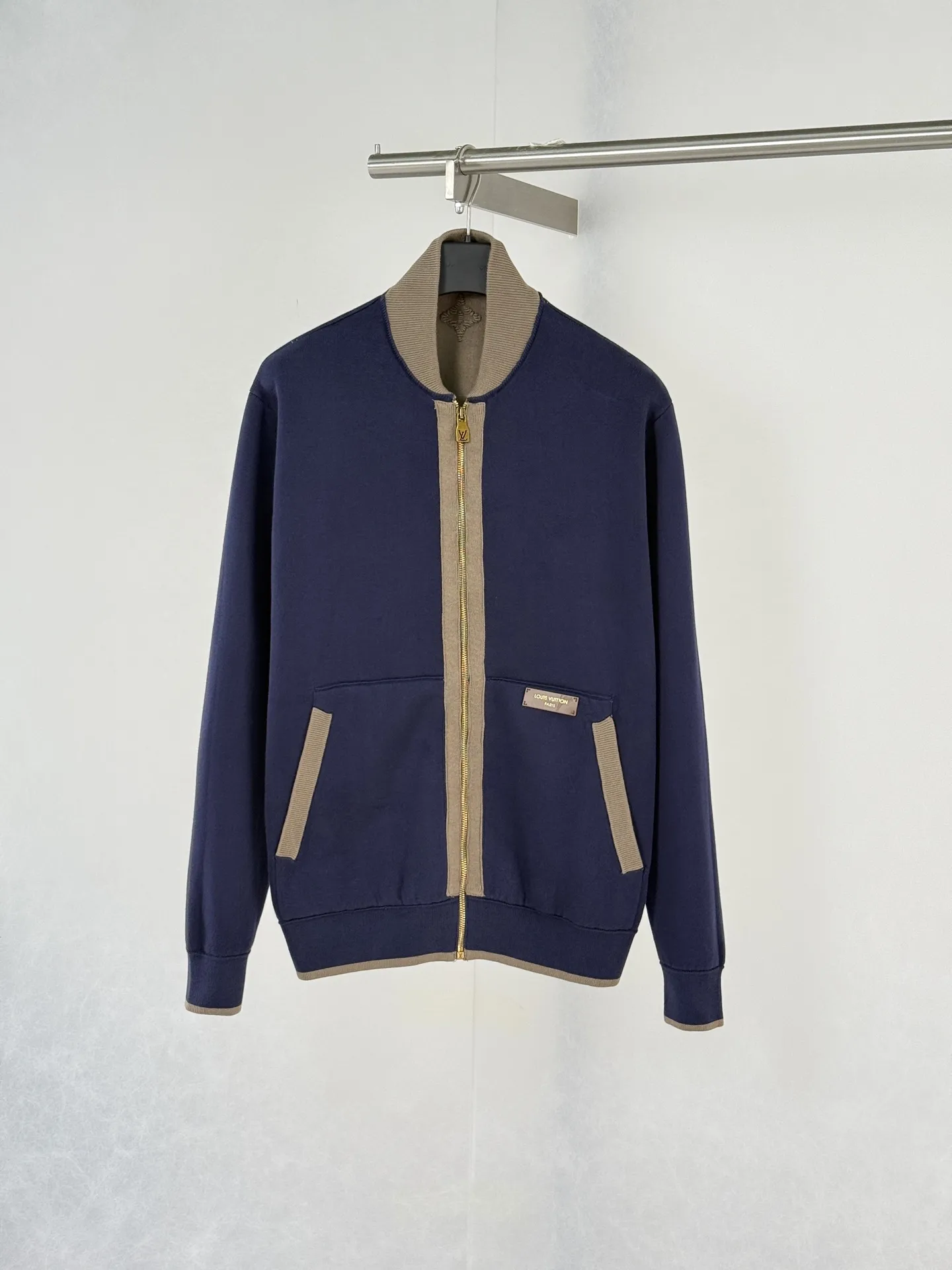 Contrast Ribbed Knit Zip-Up Jacket D42020732