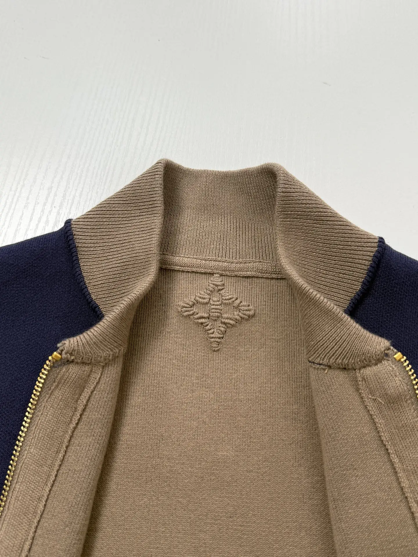 Contrast Ribbed Knit Zip-Up Jacket D42020732 — view 12