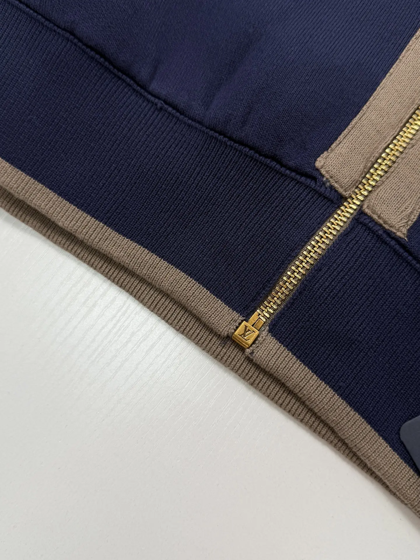 Contrast Ribbed Knit Zip-Up Jacket D42020732 — view 13