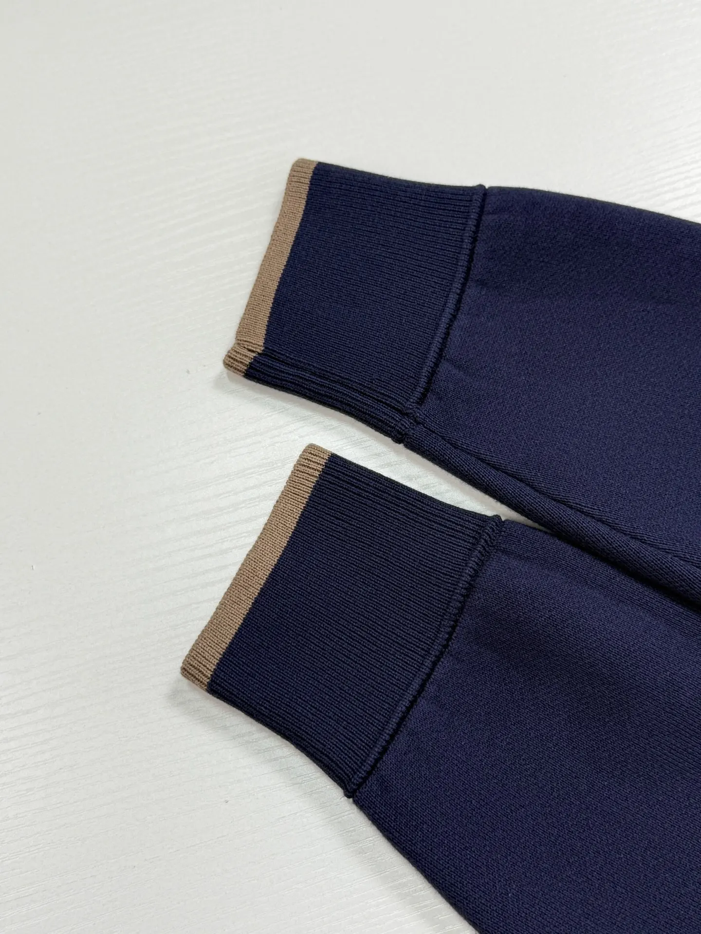 Contrast Ribbed Knit Zip-Up Jacket D42020732 — view 16