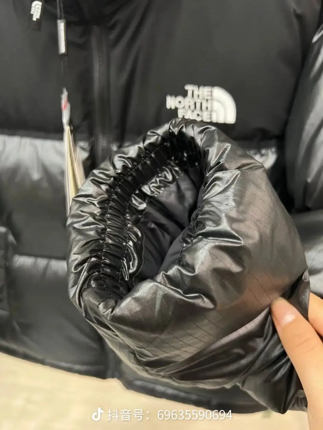 Cropped Down-Filled Puffer Jacket D45020990 — view 7