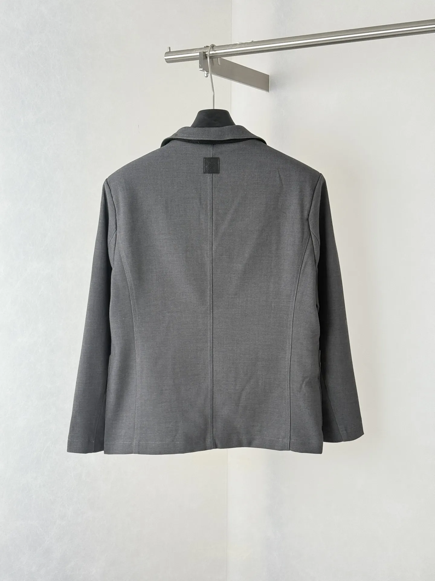 Pearl-Embellished Chain Tailored Jacket D46020700 — view 2