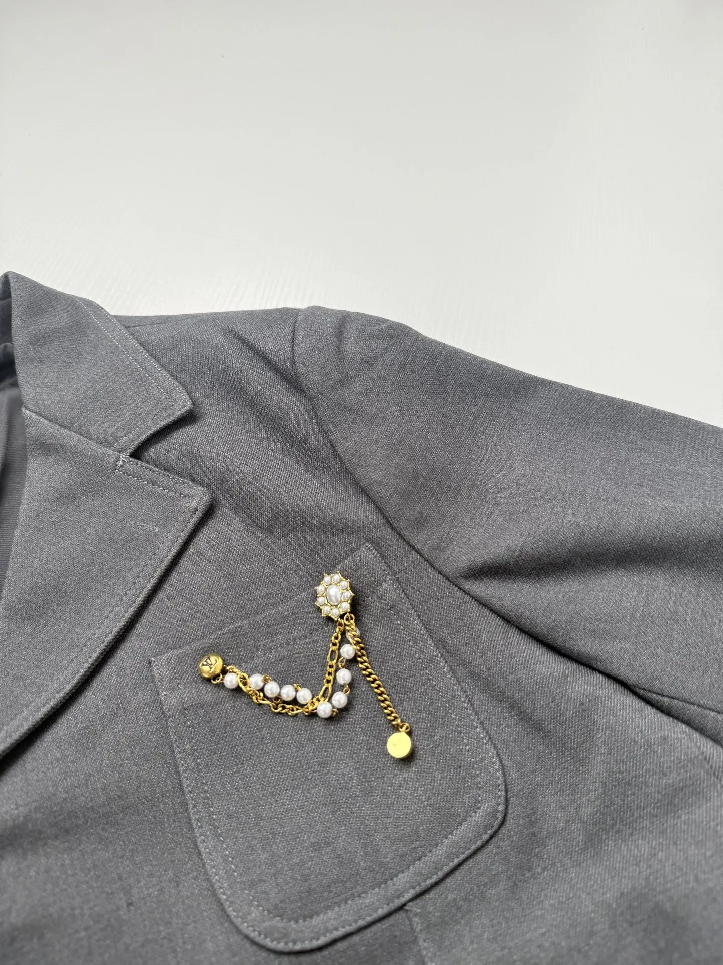 Pearl-Embellished Chain Tailored Jacket D46020700 — view 5