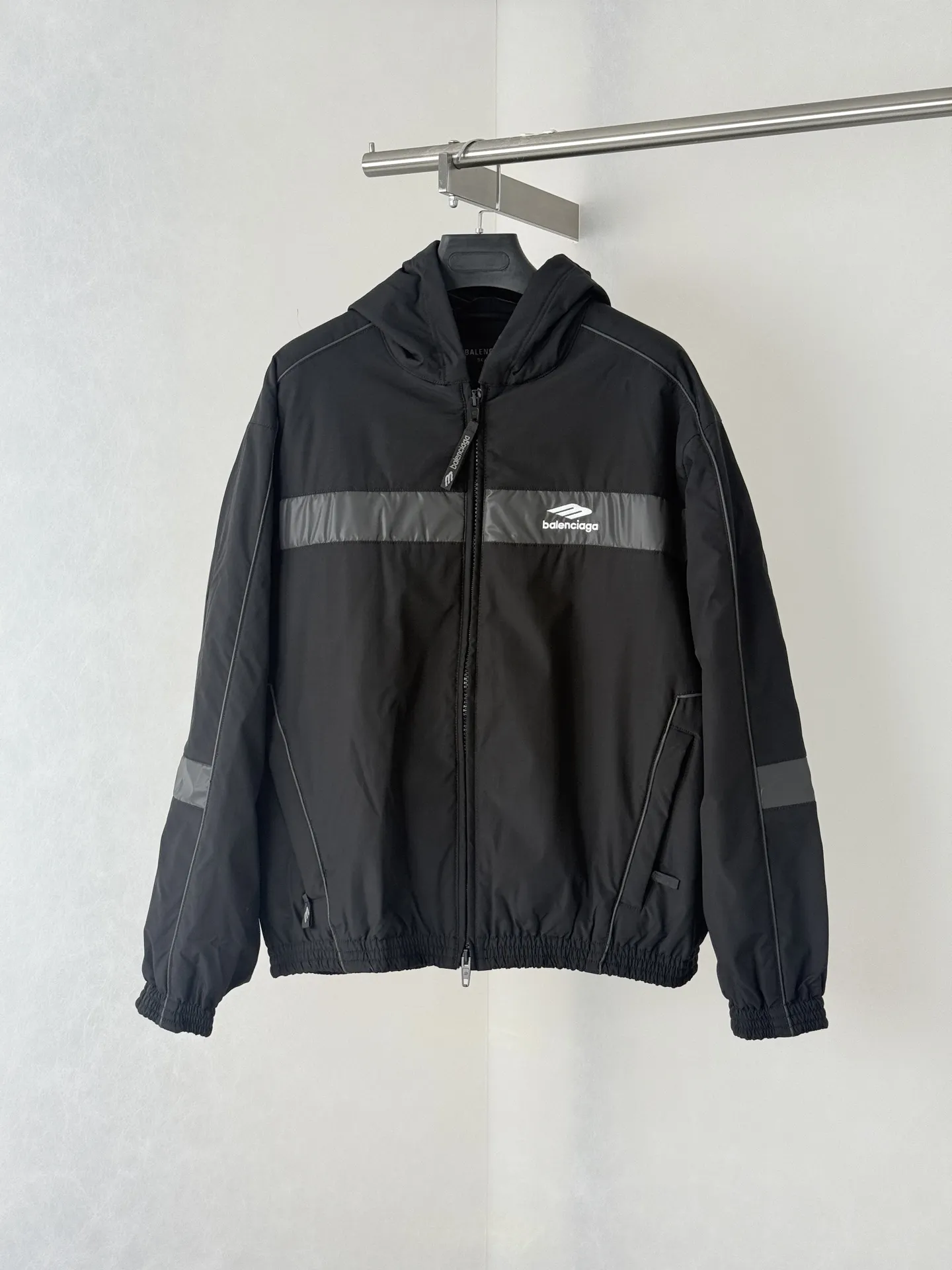 Reflective Logo Hooded Puffer Jacket D51020699