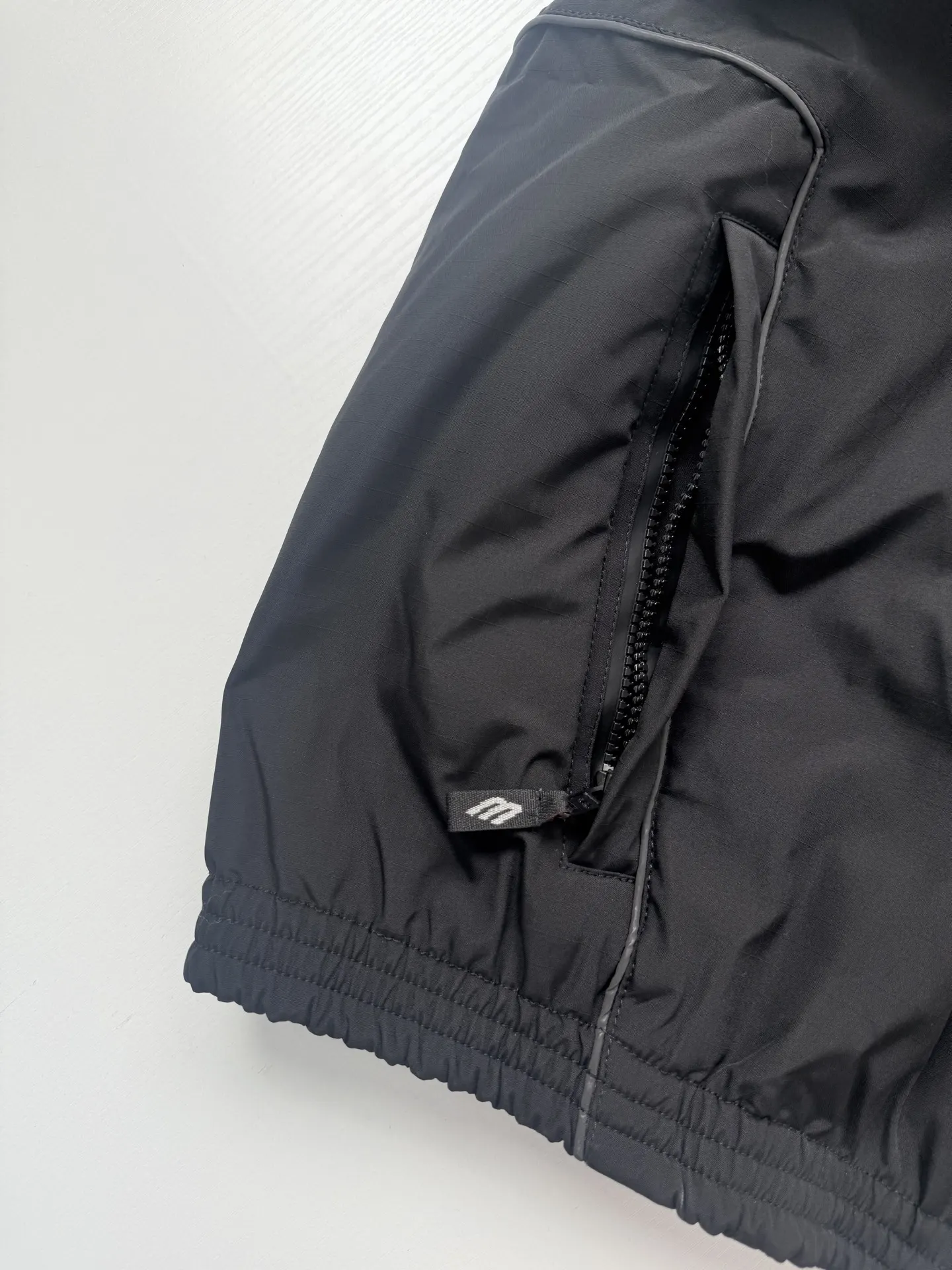 Reflective Logo Hooded Puffer Jacket D51020699 — view 13