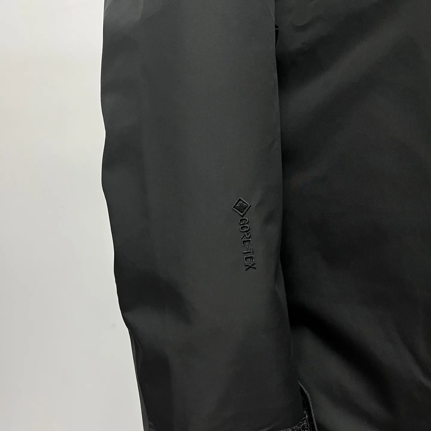 Macai Hooded Down-Filled Ski Jacket D51019025 — view 7