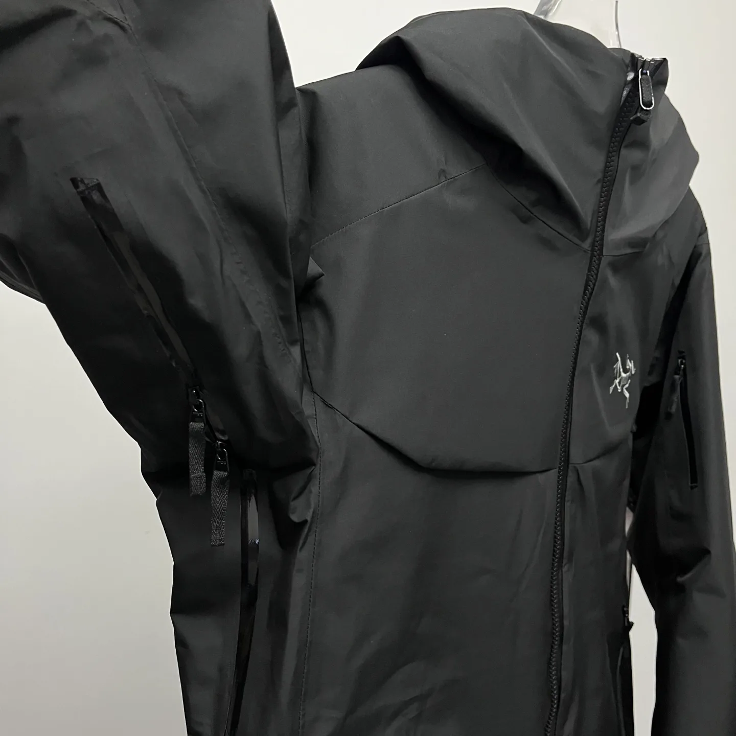 Macai Hooded Down-Filled Ski Jacket D51019025 — view 9