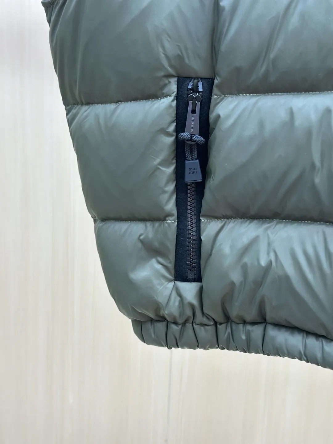 Logo-Patch Down-Filled Puffer Vest D51519142 — view 8
