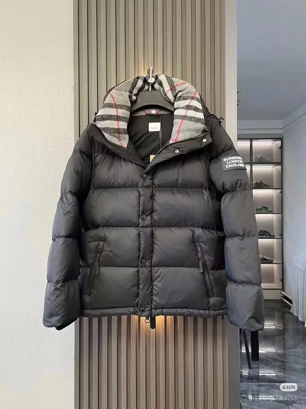 Convertible Hooded Down Jacket with Check Lining D53020909