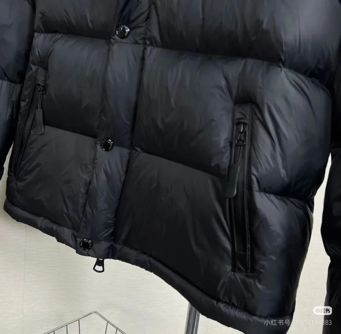 Convertible Hooded Down Jacket with Check Lining D53020909 — view 7