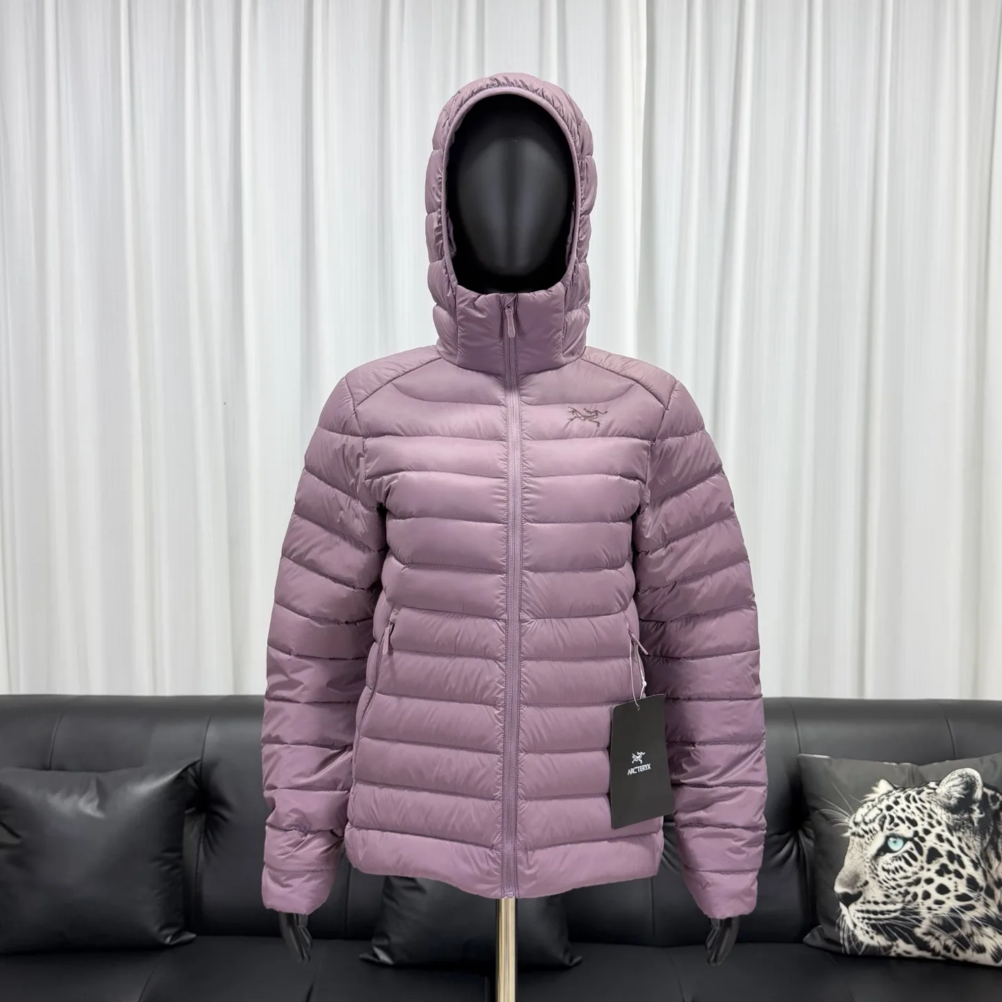 Cerium Hooded Down-Filled Puffer Jacket D53019031