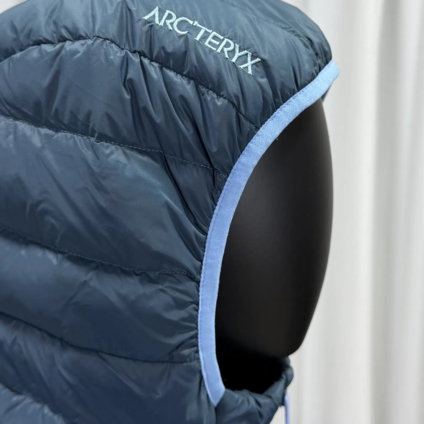 Cerium Hooded Down-Filled Puffer Jacket D53019033 — view 7