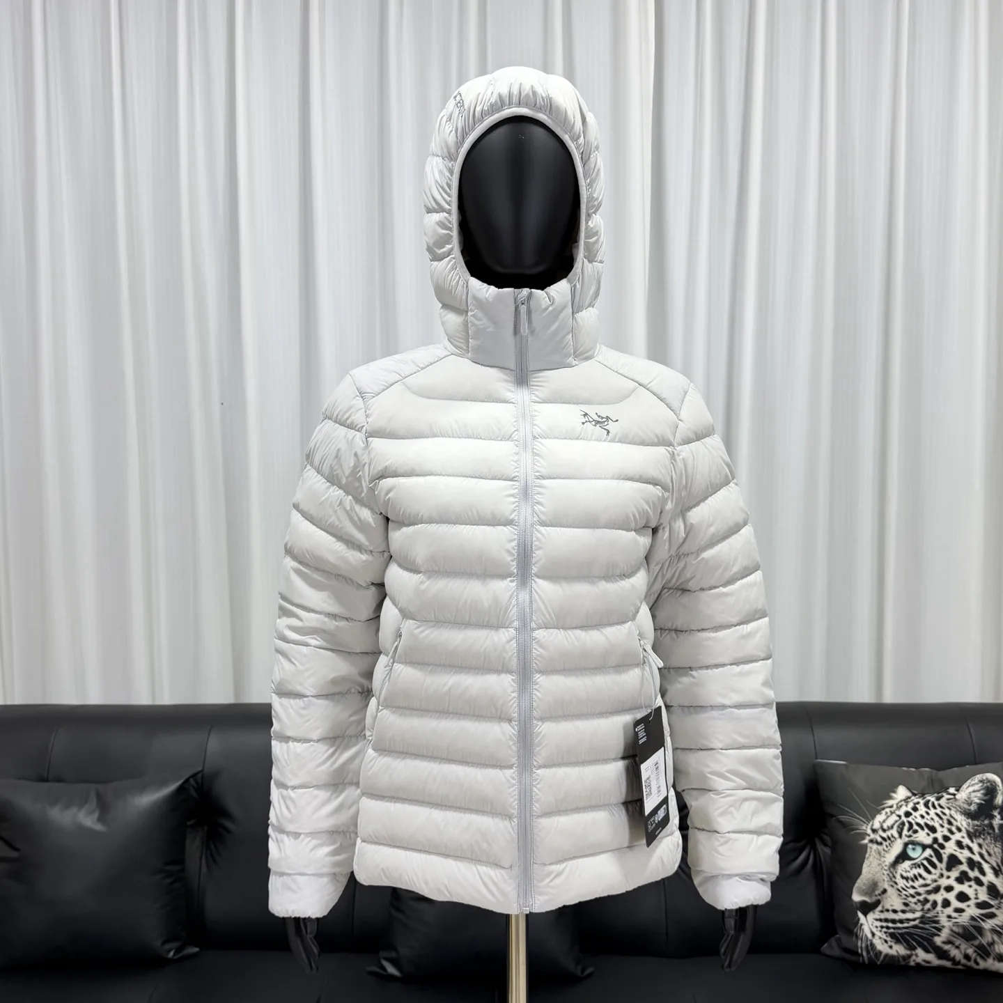Cerium Hooded Down Puffer Jacket D53019032