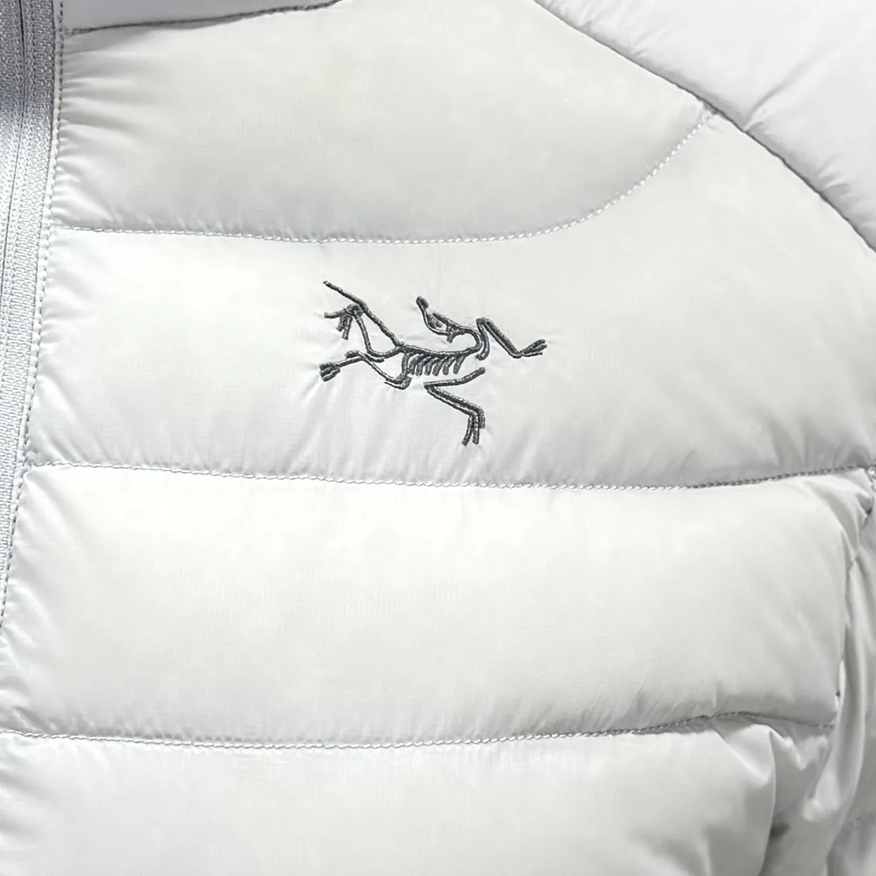 Cerium Hooded Down Puffer Jacket D53019032 — view 2