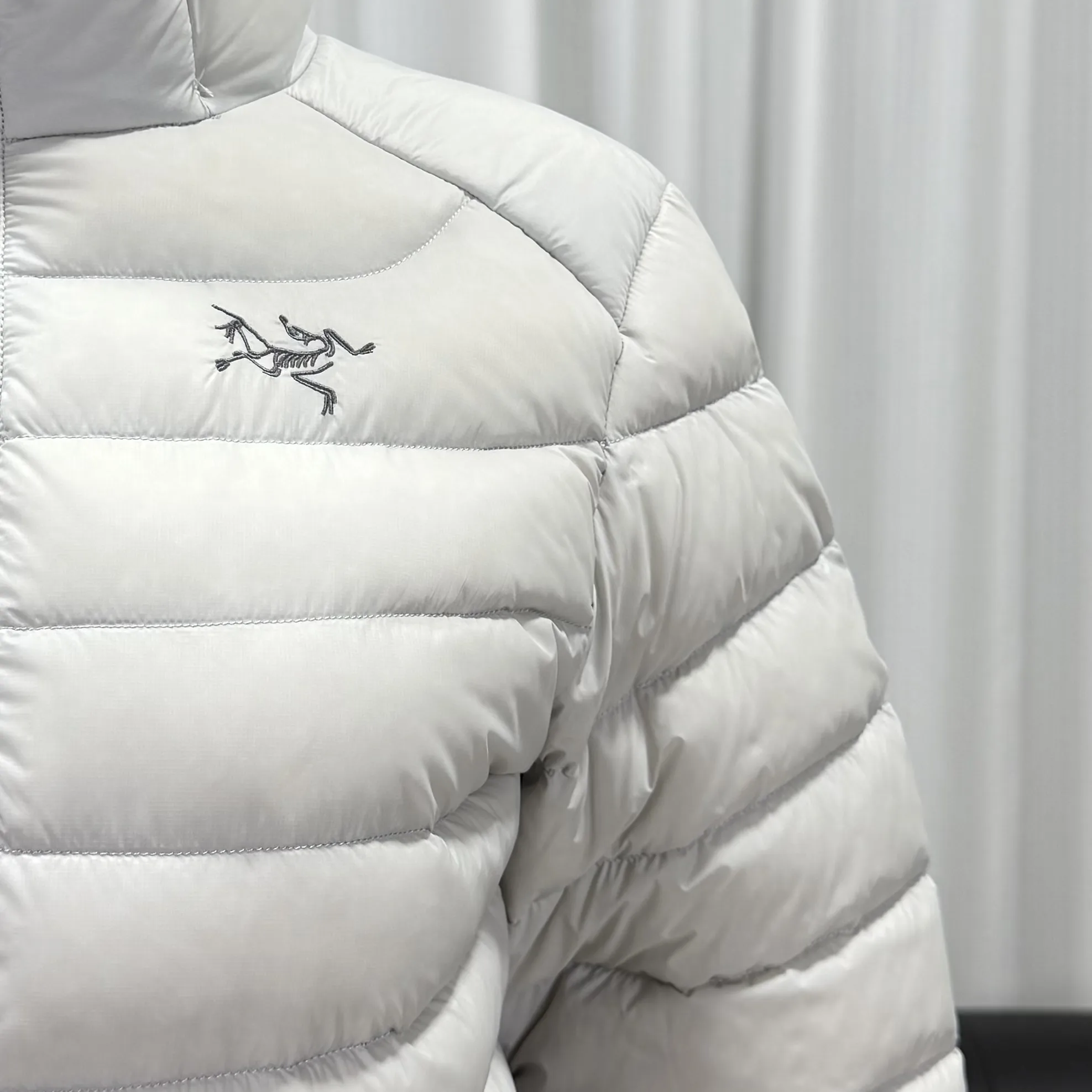Cerium Hooded Down Puffer Jacket D53019032 — view 4