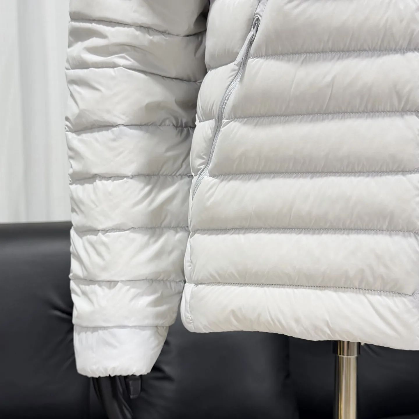 Cerium Hooded Down Puffer Jacket D53019032 — view 5