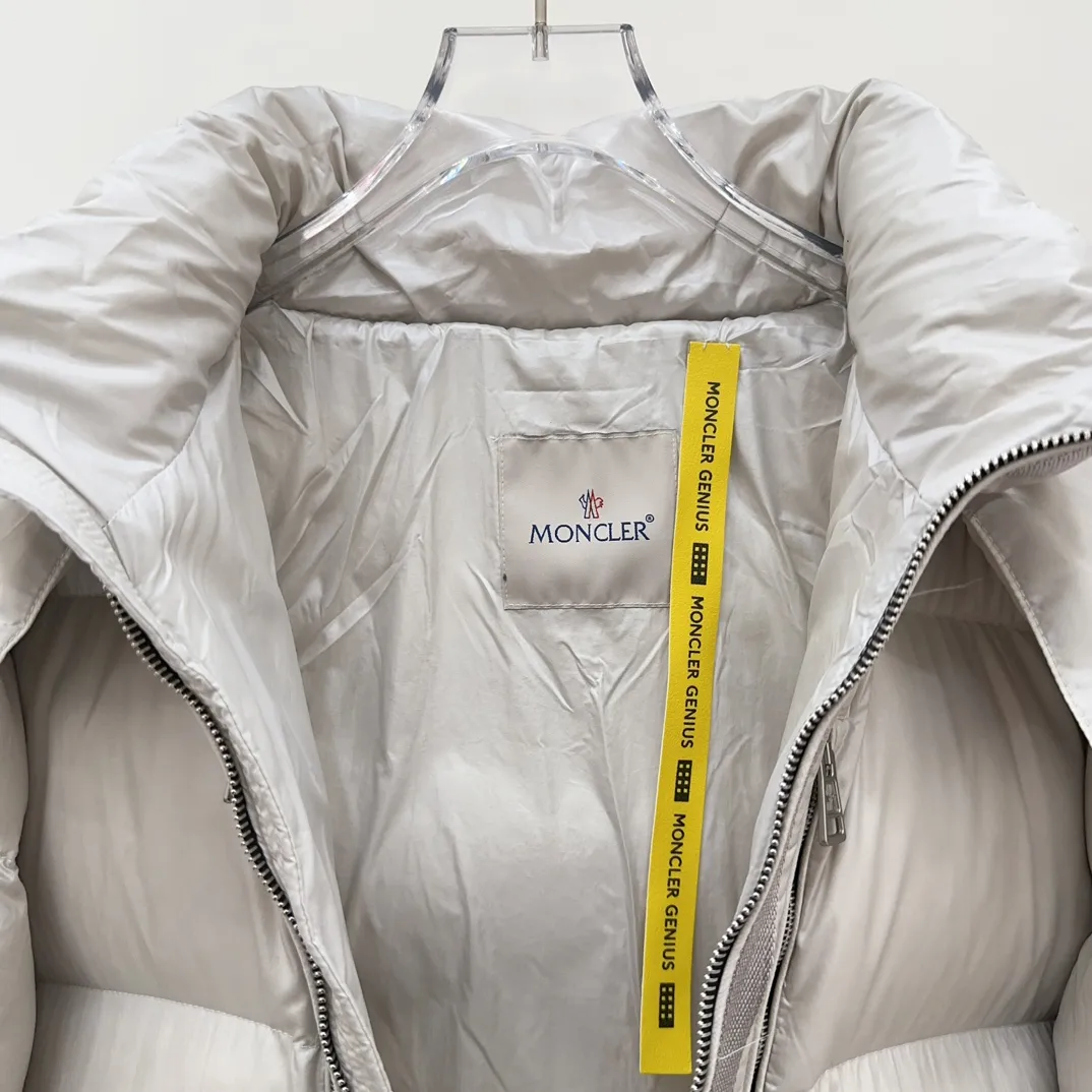Moncler x 1017 ALYX 9SM Williams Down Jacket D56018957 — view 6