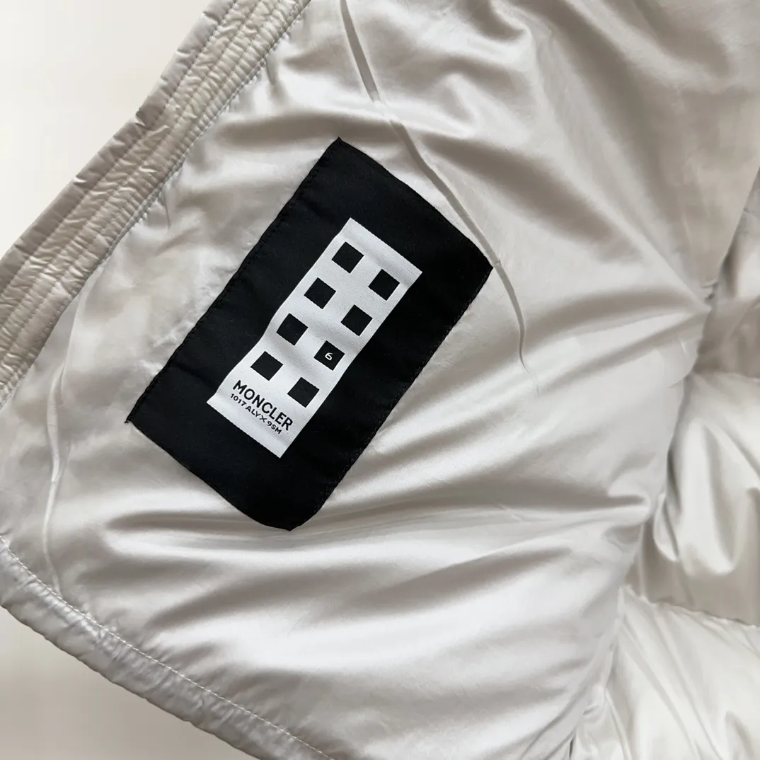 Moncler x 1017 ALYX 9SM Williams Down Jacket D56018957 — view 8