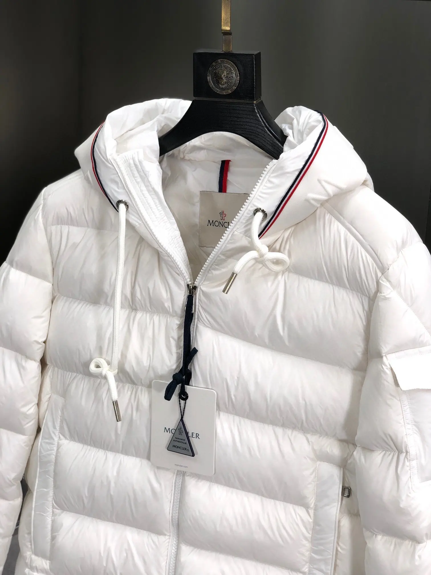Hooded Down-Filled Puffer Jacket D57020977 — view 3