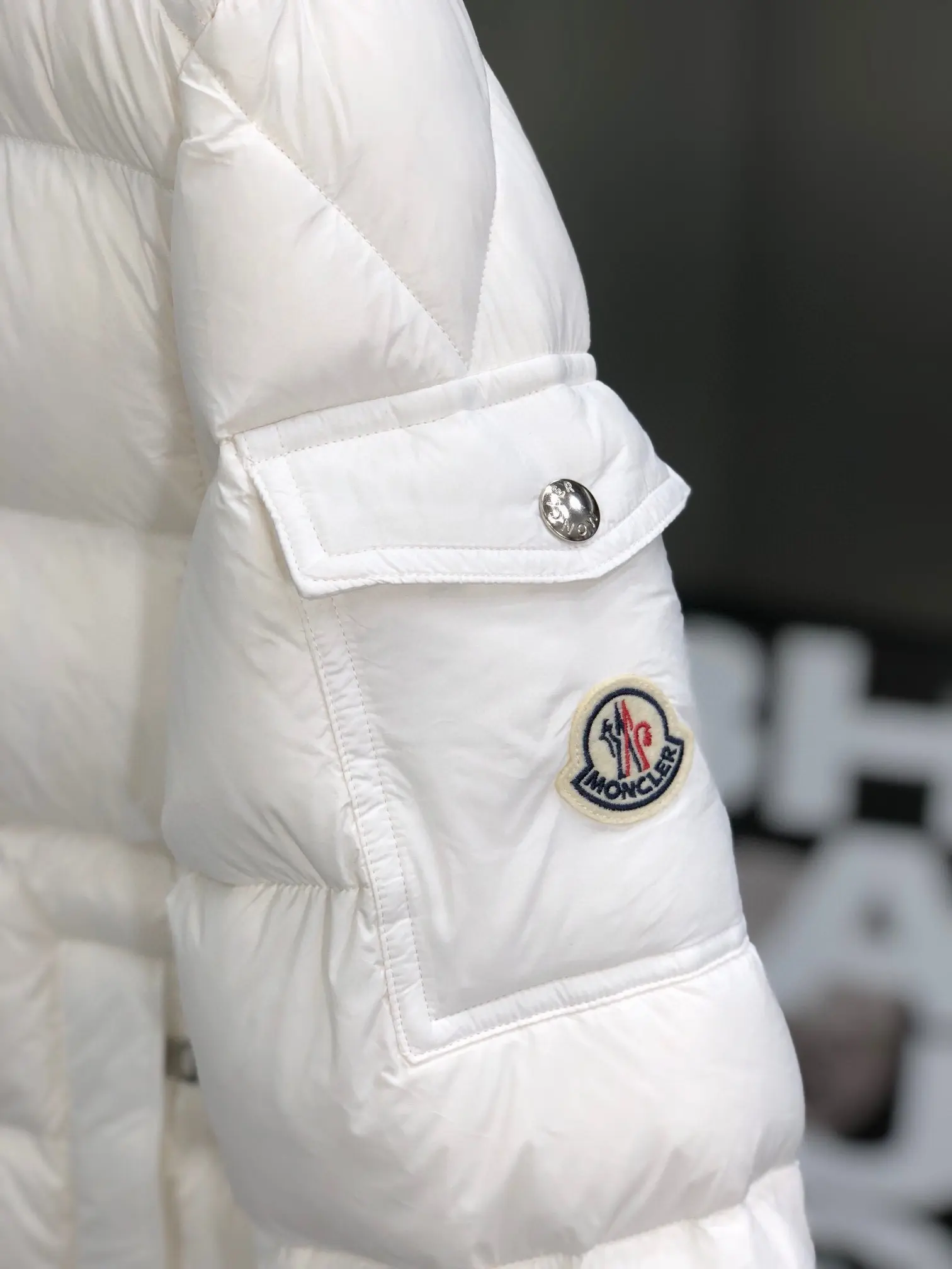 Hooded Down-Filled Puffer Jacket D57020977 — view 4