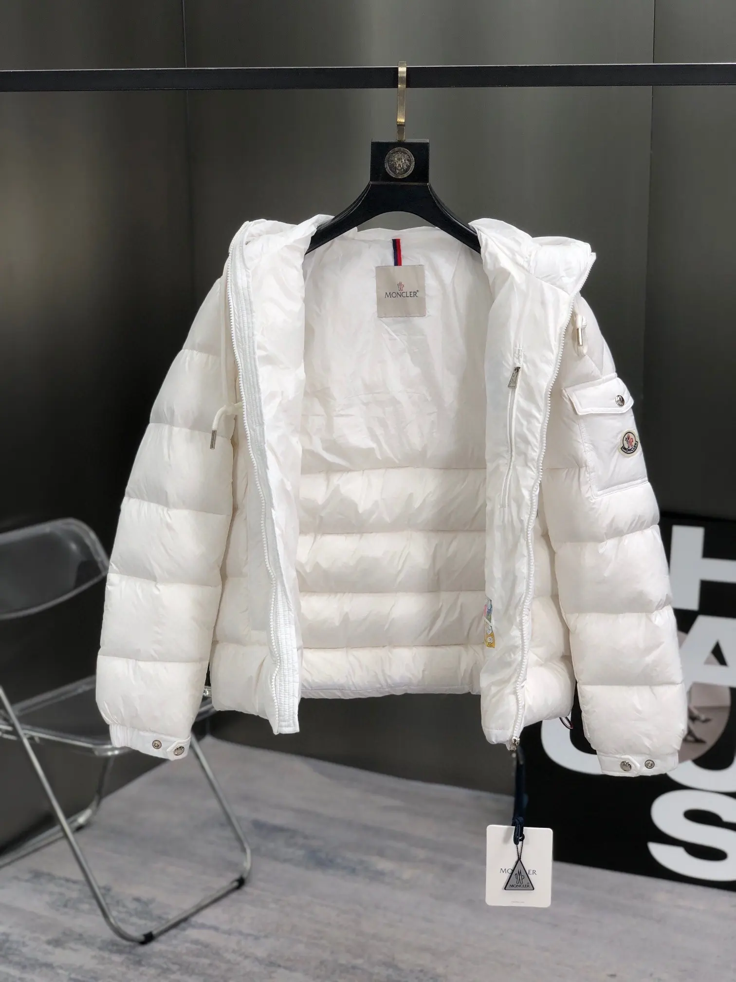 Hooded Down-Filled Puffer Jacket D57020977 — view 5