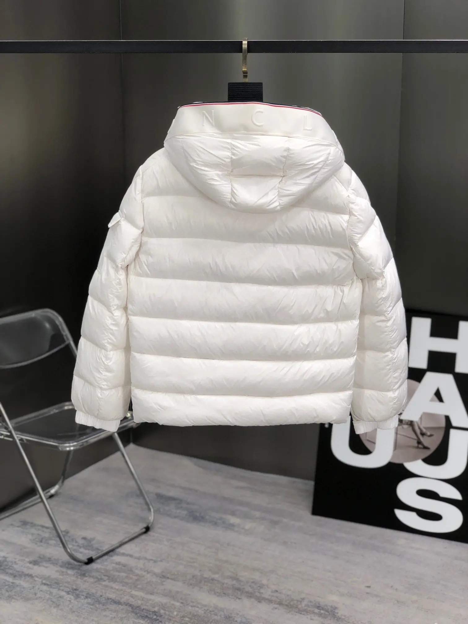 Hooded Down-Filled Puffer Jacket D57020977 — view 7
