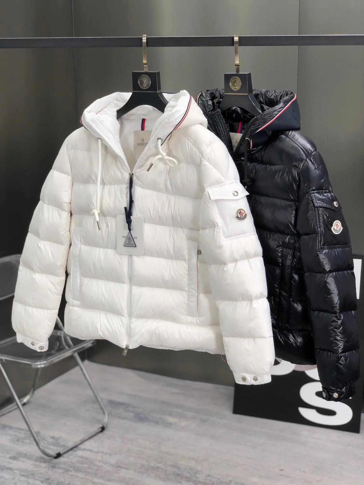 Hooded Down-Filled Puffer Jacket D57020977 — view 9