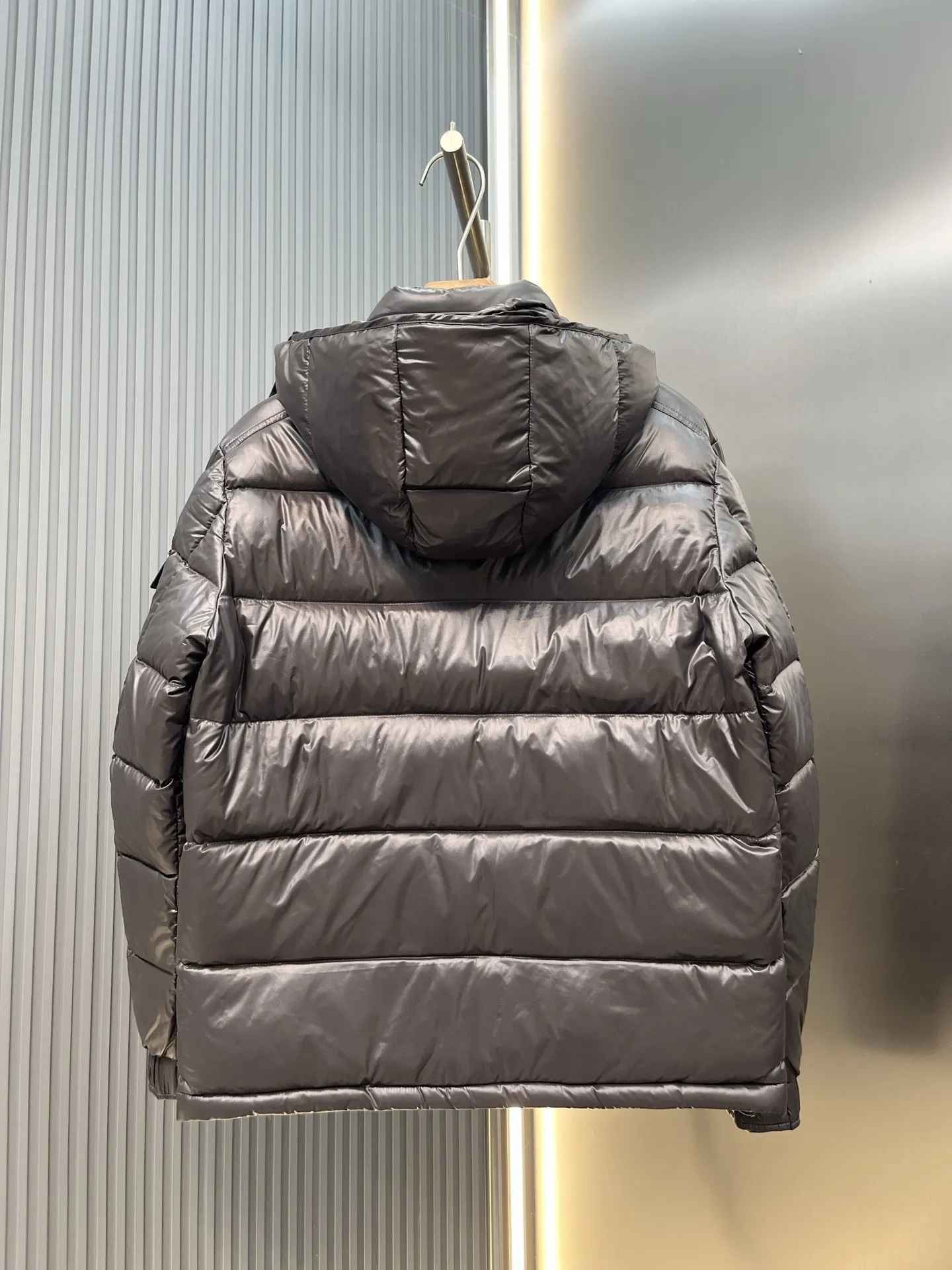 Maya Glossy Hooded Down Puffer Jacket D64019131 — view 3