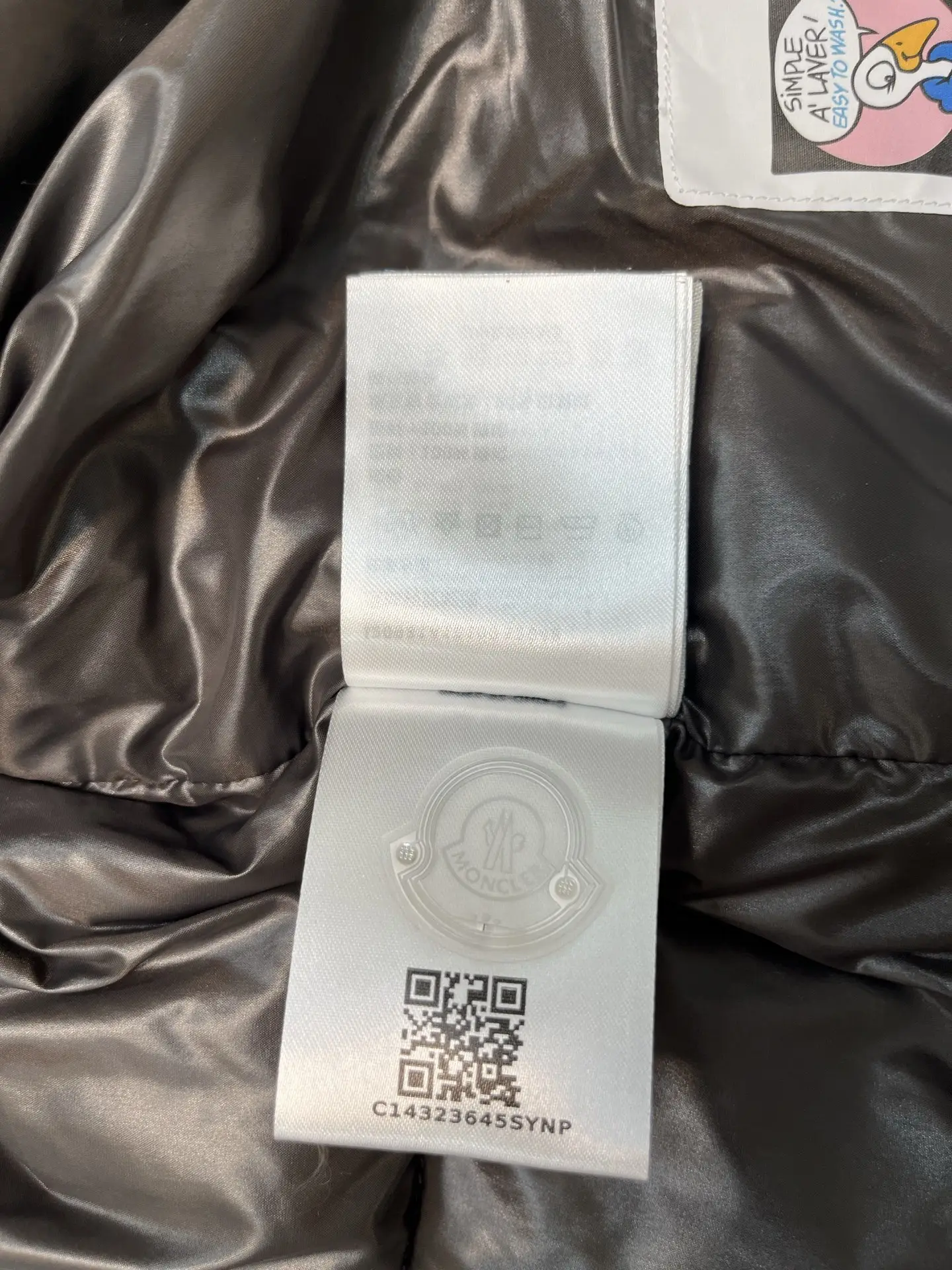 Maya Glossy Hooded Down Puffer Jacket D64019131 — view 9